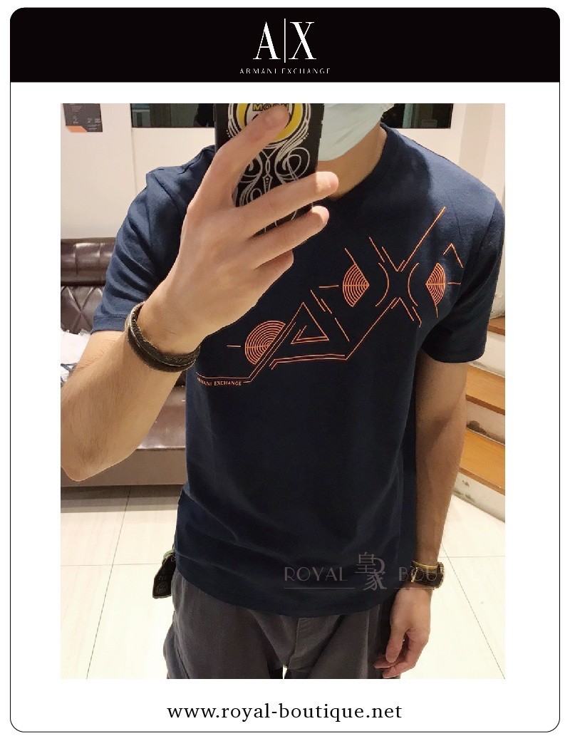 Armani Exchange 幾何線條V領短T