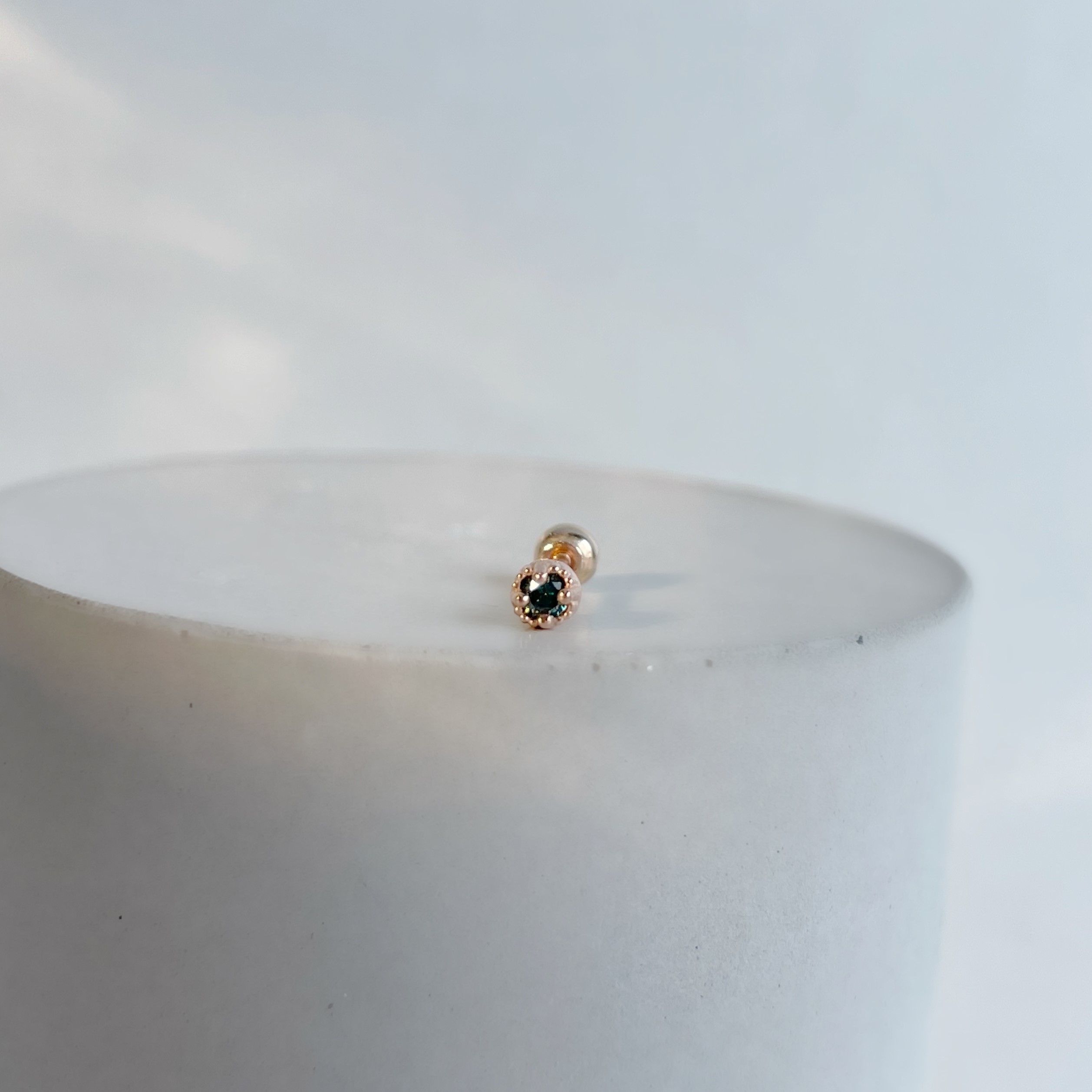 14k四爪0.02ct藍鑽轉珠耳環