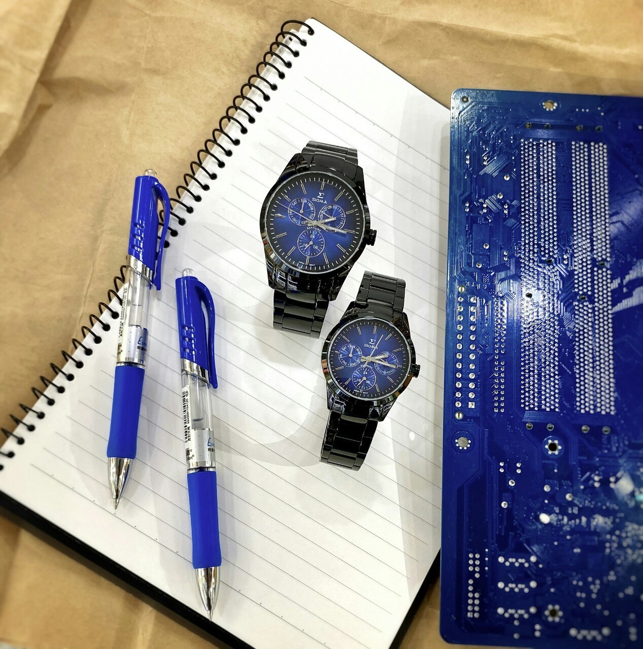 【SIGMA】準確時刻藍面黑鋼腕錶 9815B-B13 (34mm) / 9815M-B13 (41mm) 現代鐘錶