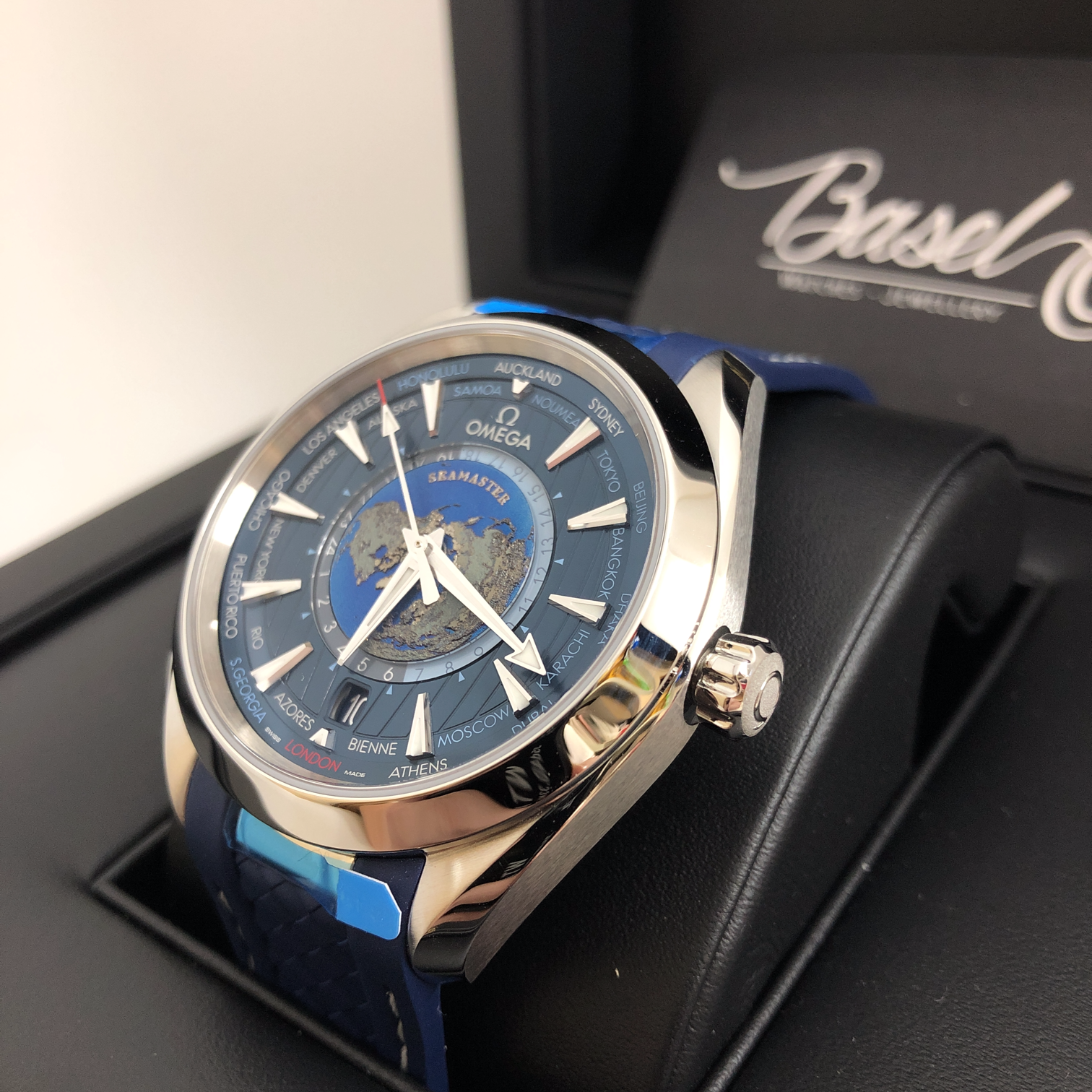 BRAND NEW OMEGA SEAMASTER 220.12.43.22.03.001 22012432203001   AQUA TERRA 150M CO‑AXIAL MASTER CHRONOMETER GMT WORLDTIMER WORLD TIME 43 MM