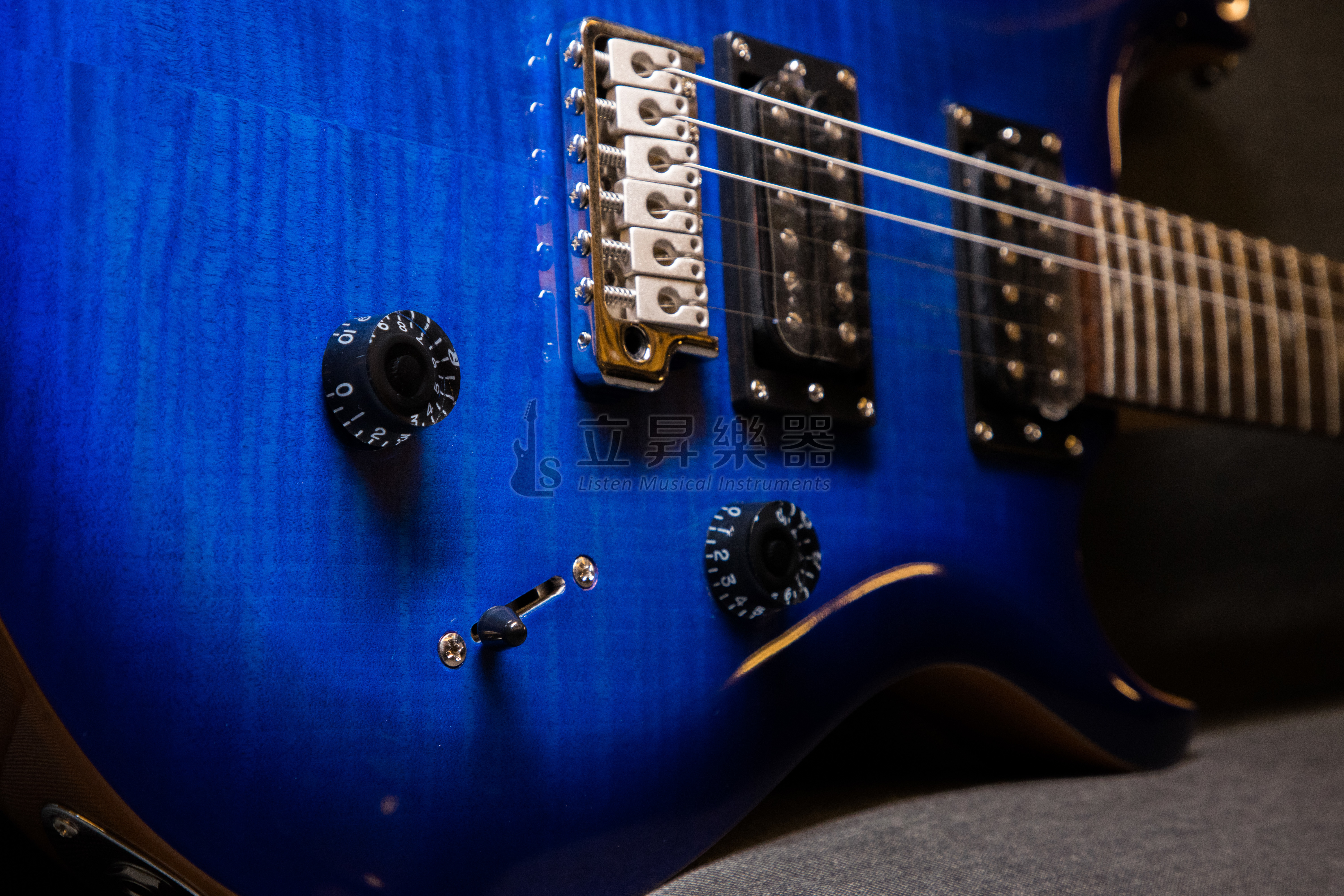 PRS PRS SE CUSTOM 24 電吉他 虎紋楓木 藍色 印尼廠 附原廠琴袋 CU44DC 第 3 張圖片｜三峽吉他 / Bass