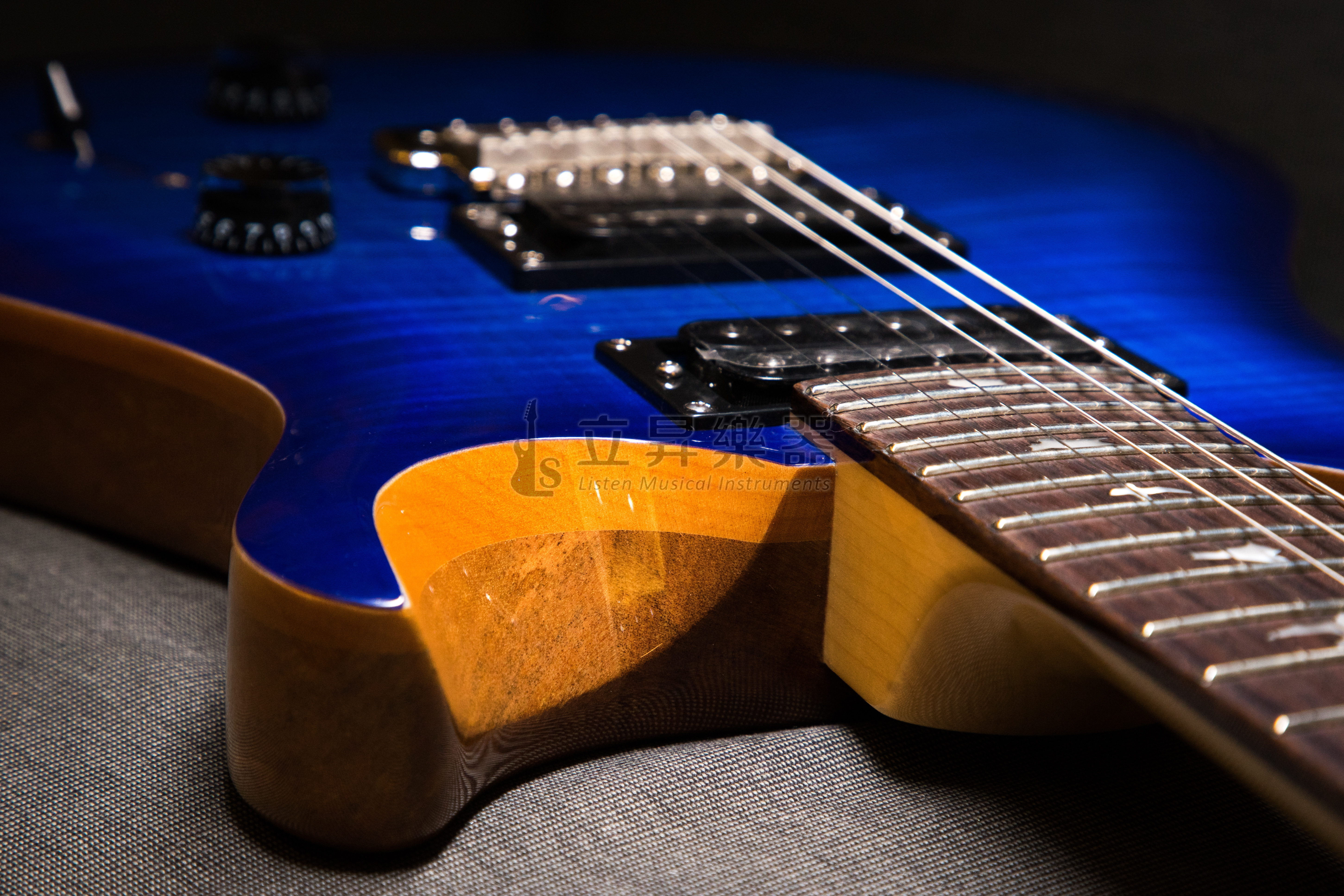 PRS PRS SE CUSTOM 24 電吉他 虎紋楓木 藍色 印尼廠 附原廠琴袋 CU44DC 第 5 張圖片｜三峽吉他 / Bass