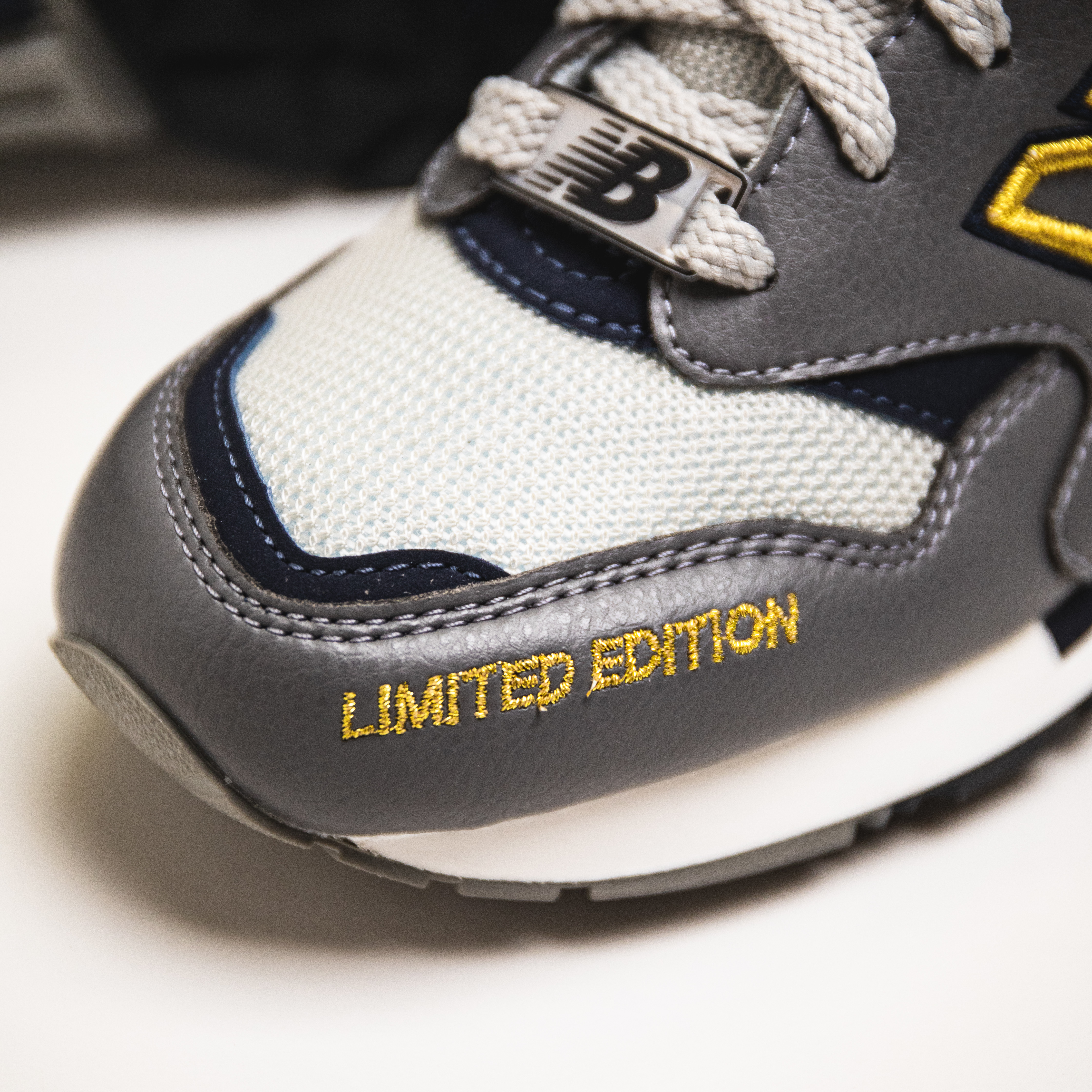 New Balance CM1600LE 【Japan Exclusive】