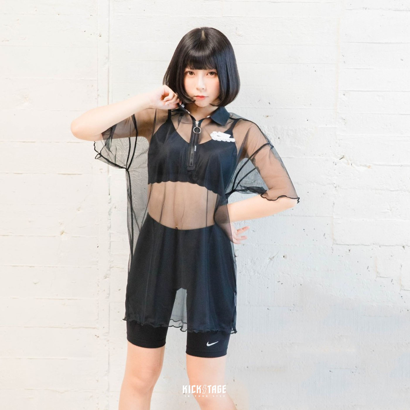 **特價商品售出不退換**女款 NIKE NSW POLO DRESS 黑色 蕾絲LOGO 捲邊 透紗 連身裙 網紗罩衫 層次感【DD4526-010】