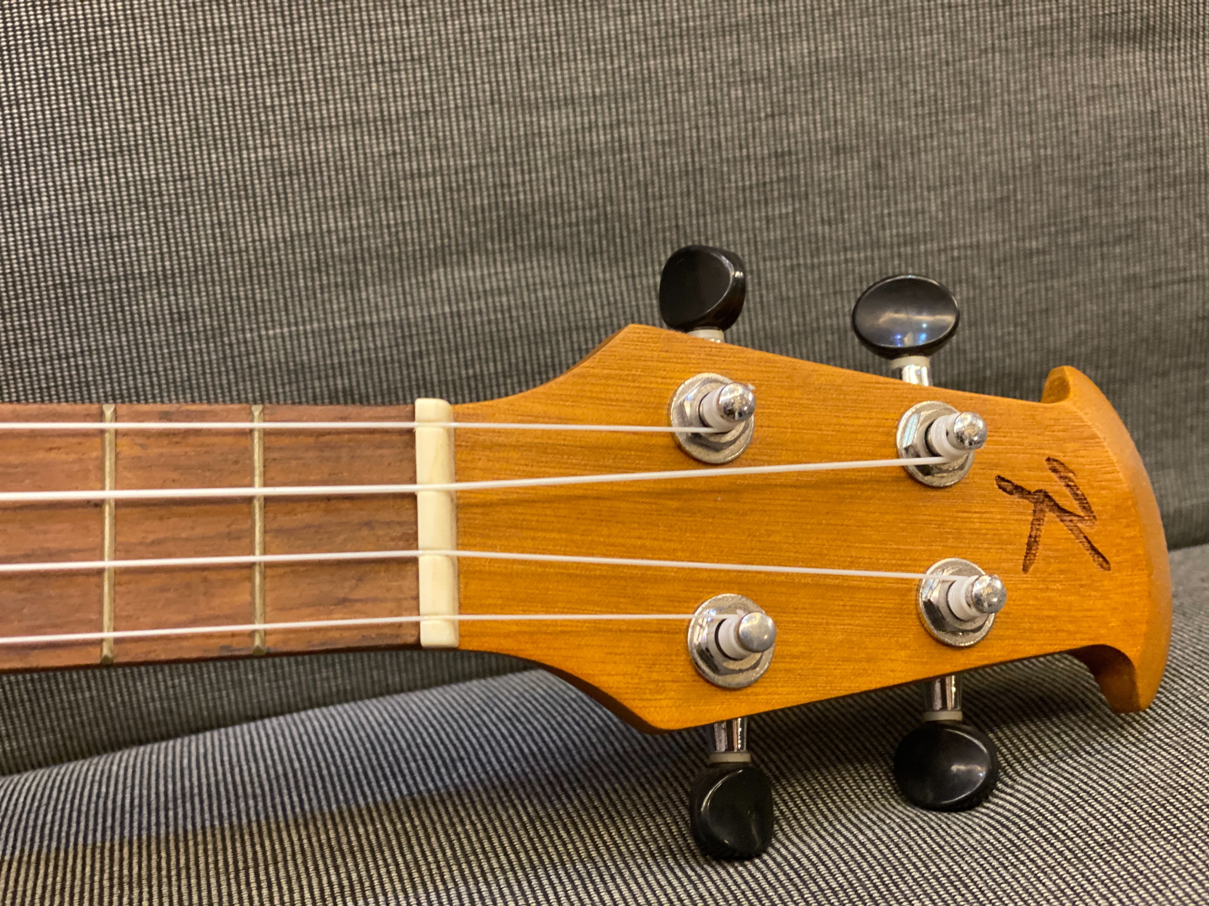 K 圓背 葡萄響孔 enya 23吋 拾音器 第 3 張圖片｜三峽配件 / 週邊