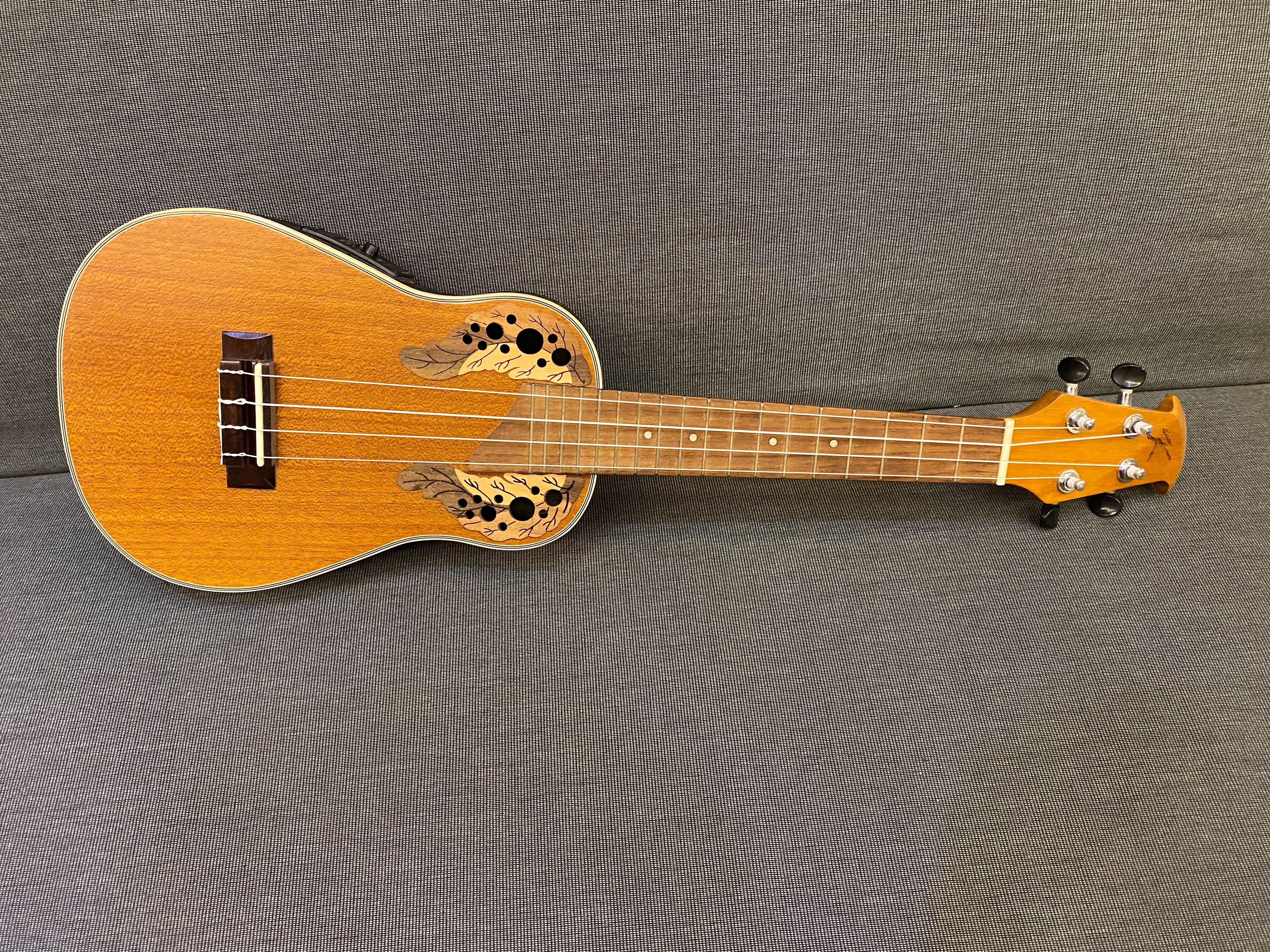 K 圓背 葡萄響孔 enya 23吋 拾音器