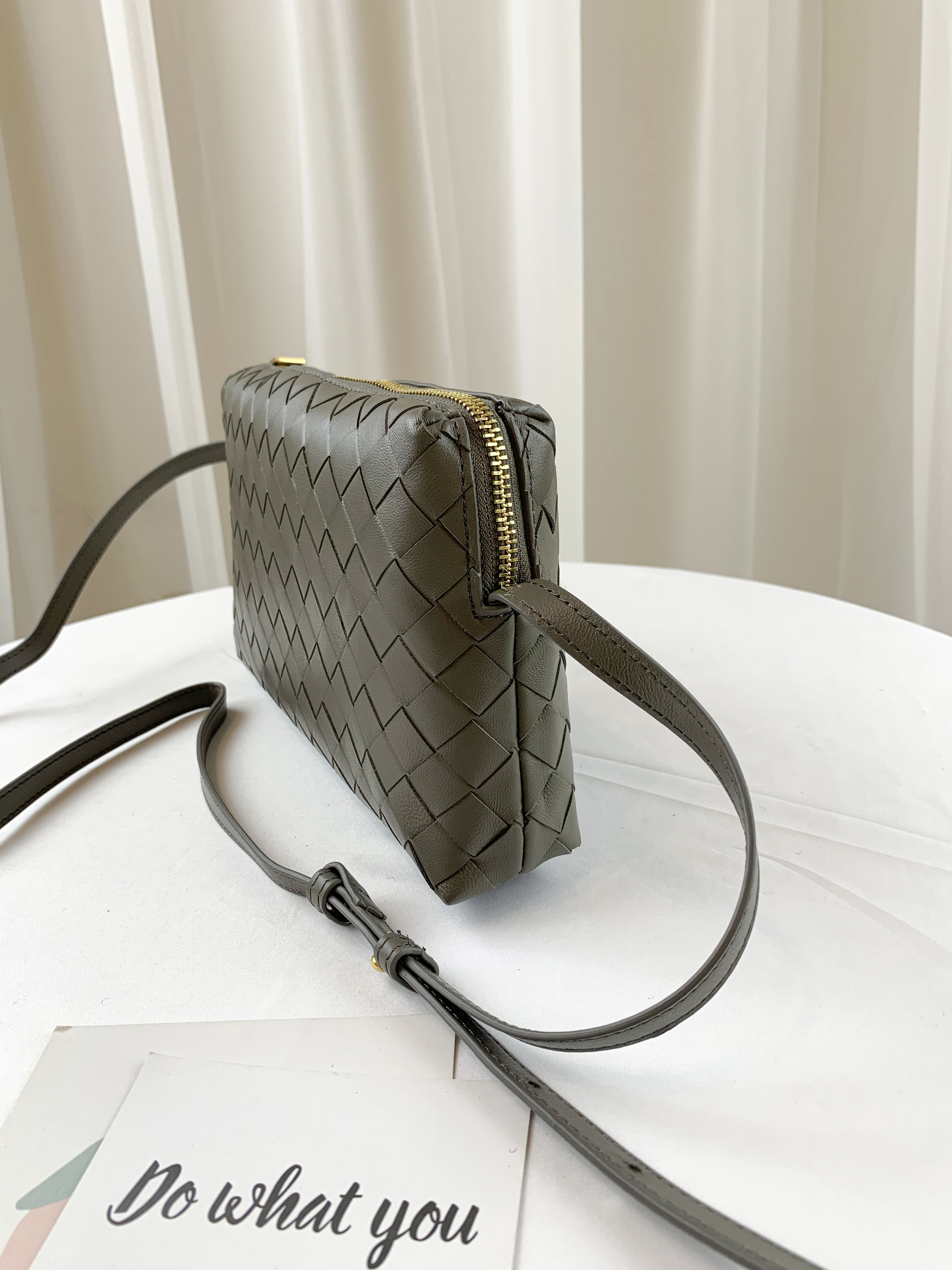 大象灰 編織真皮牛皮側背包 / 手拿包 #SM-2990