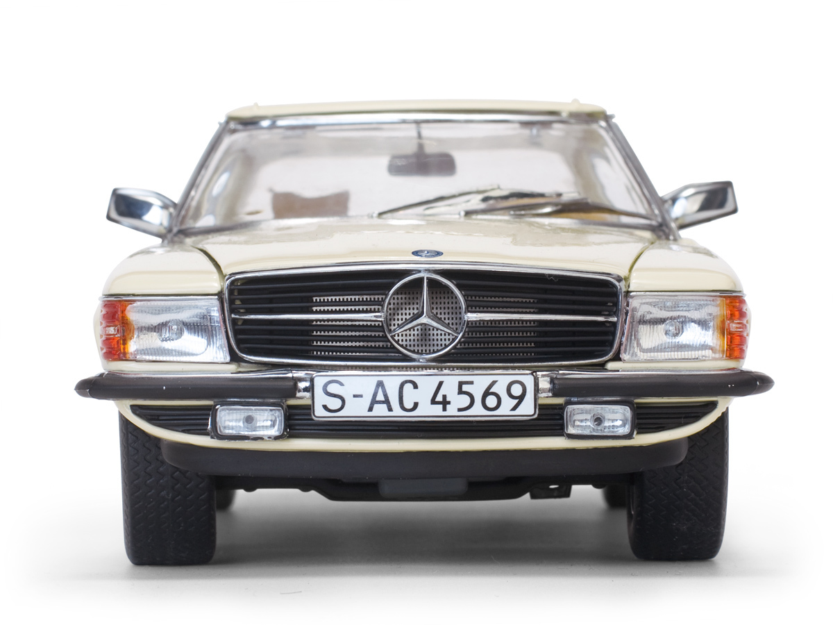 1/18 SUN STAR 1977 MERCEDES-BENZ 350 SL (Hrad Top) (Ivory) (4667)