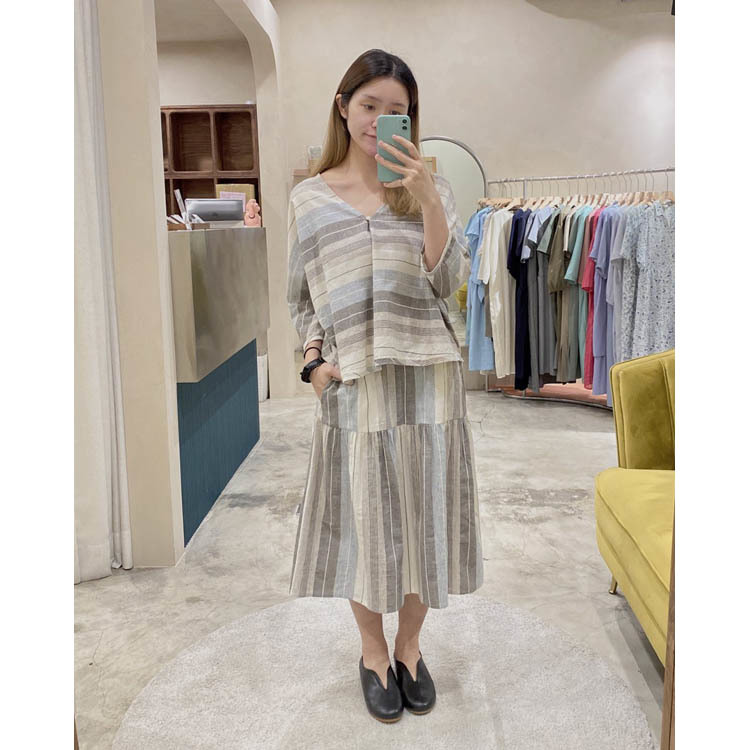 日光戀人V領罩衫上衣-自由條紋