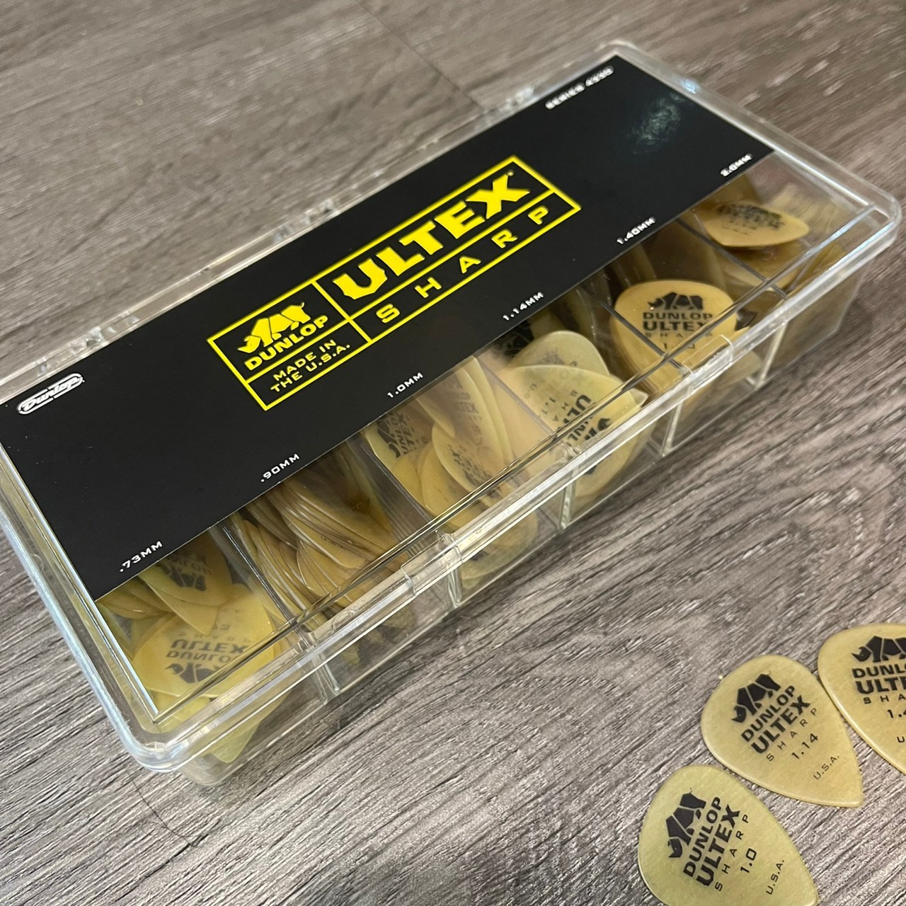 Dunlop ultex sharp  4330 pick (電吉他/木吉他適用）