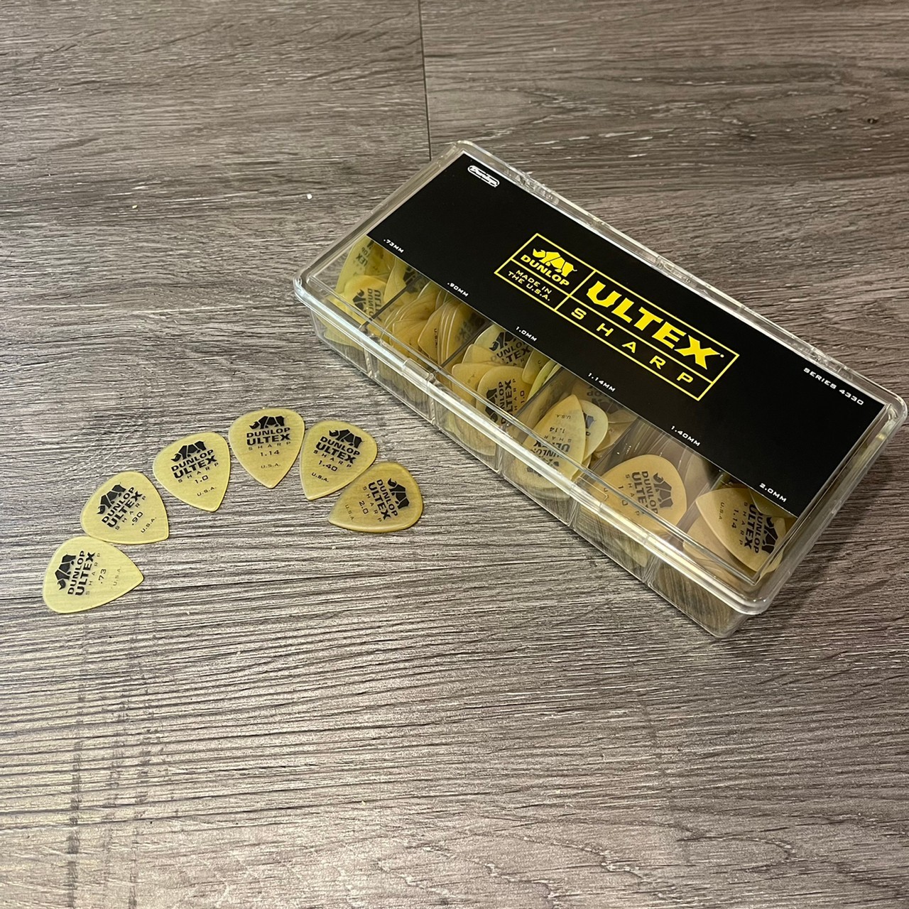 Dunlop ultex sharp  4330 pick (電吉他/木吉他適用）
