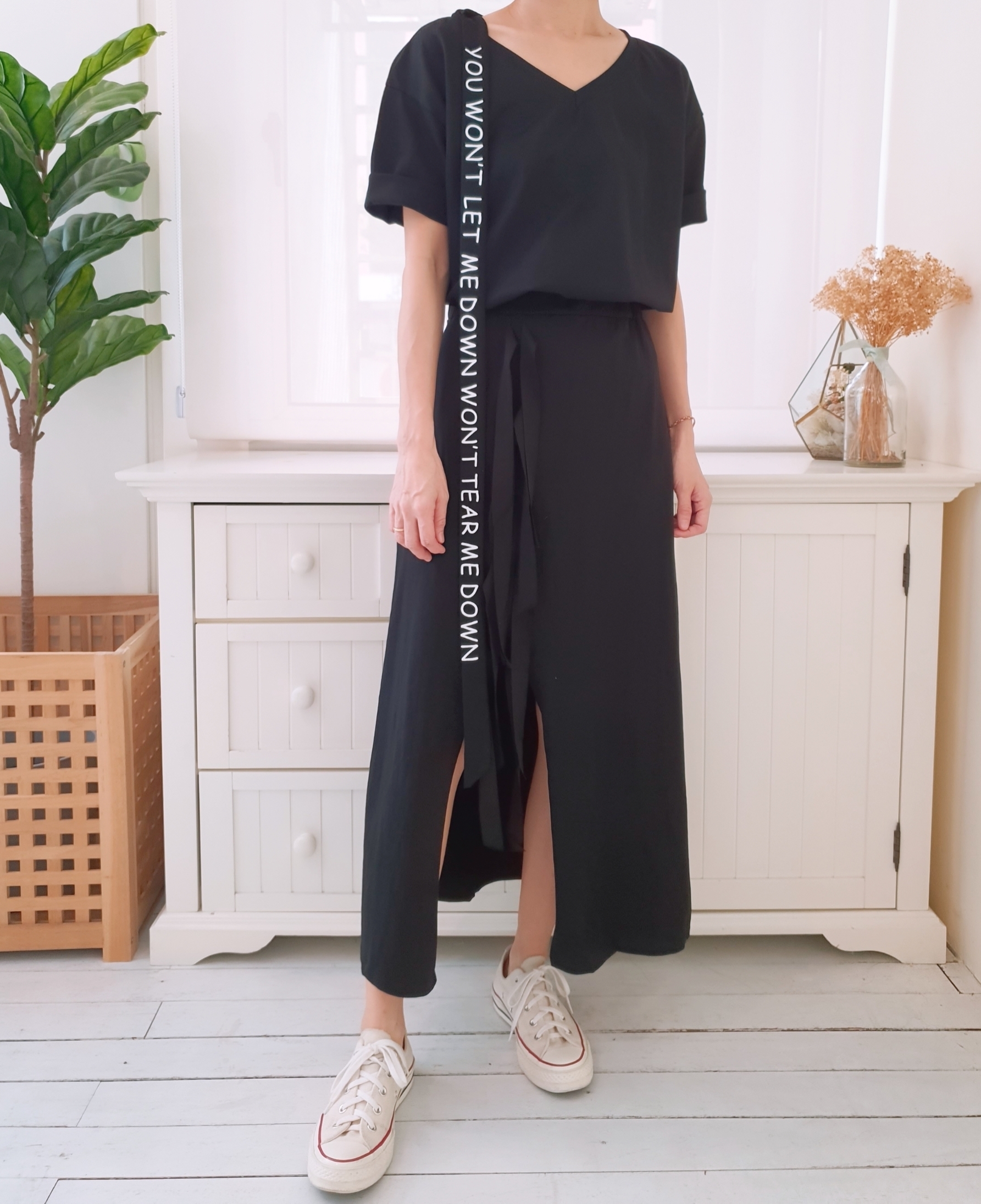 RUBBER WAIST FRONT SLIT LONG SKIRT