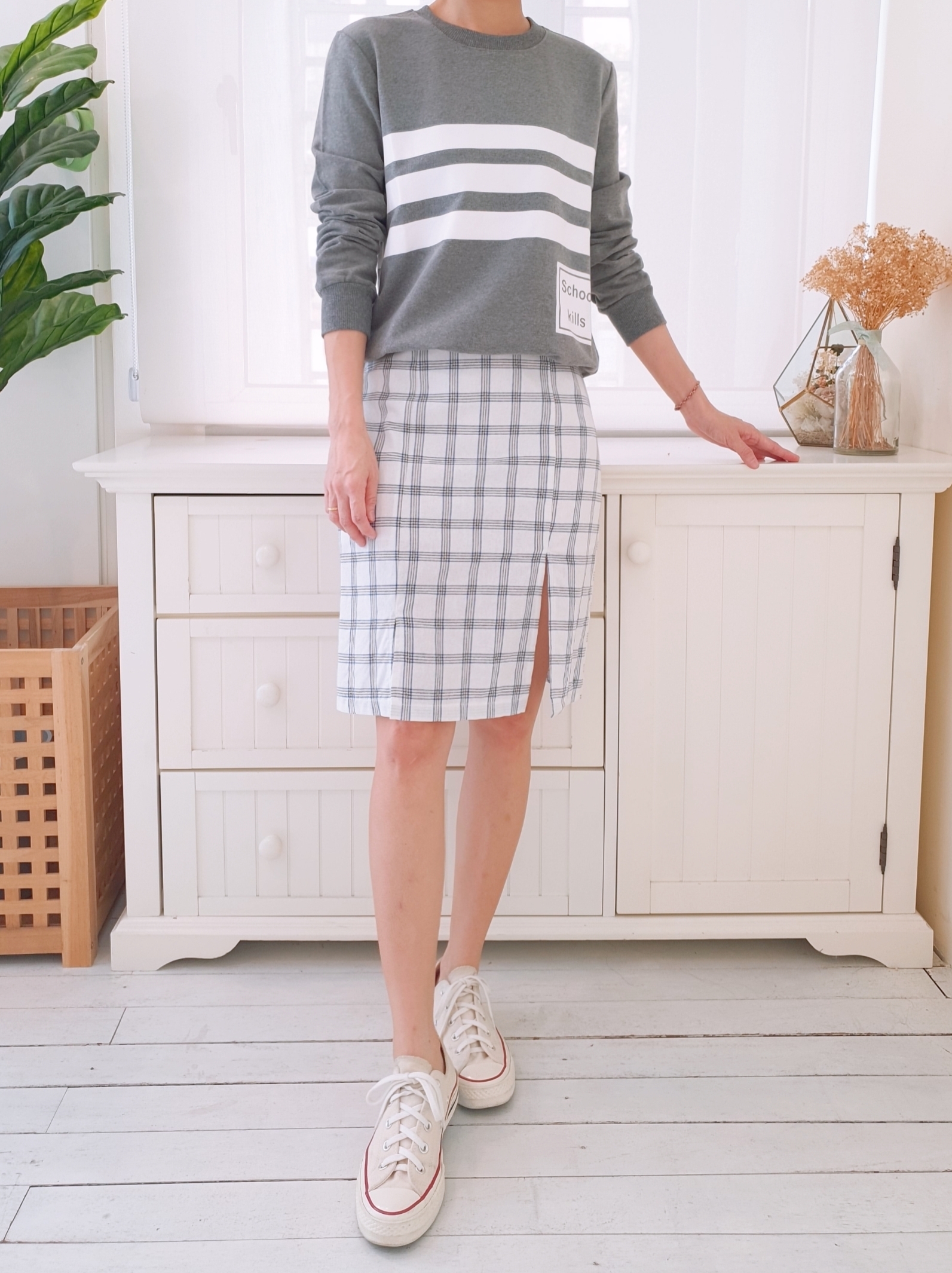 KNEE LENGTH PLAID SKIRT