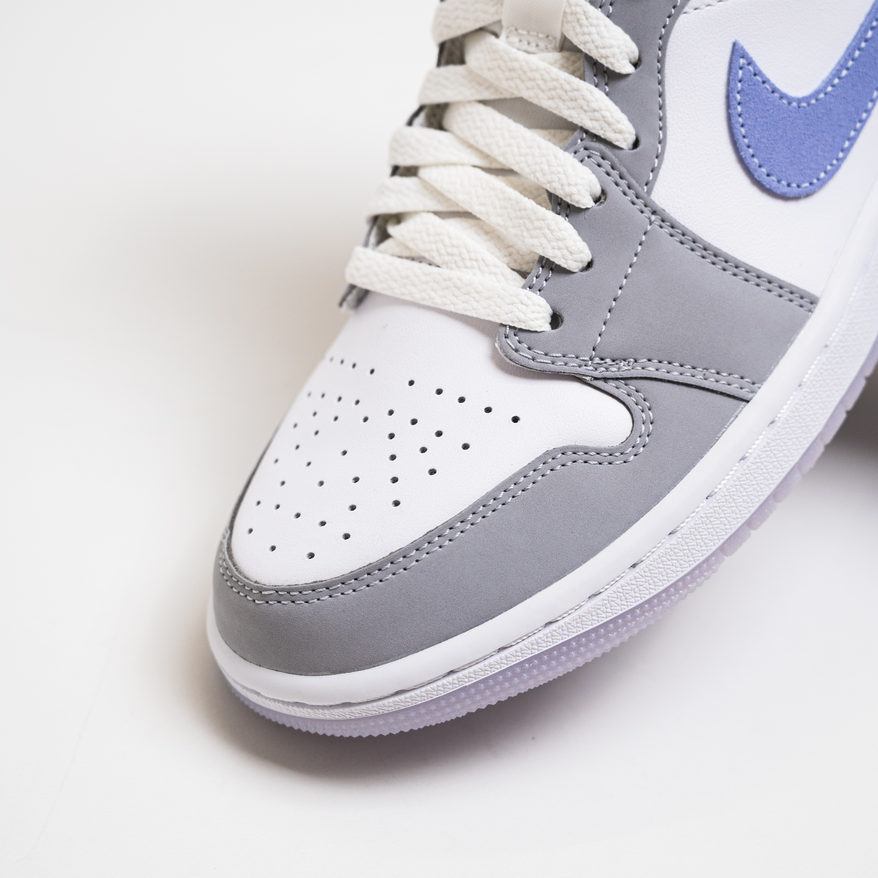 【Nike】ナイキ★Air Jordan 1 Mid \"Little Dior\" BQ6472-105 NIB Nike Air Jordan 1 Mid Wolf Grey Aluminum BQ6472-105 DIOR