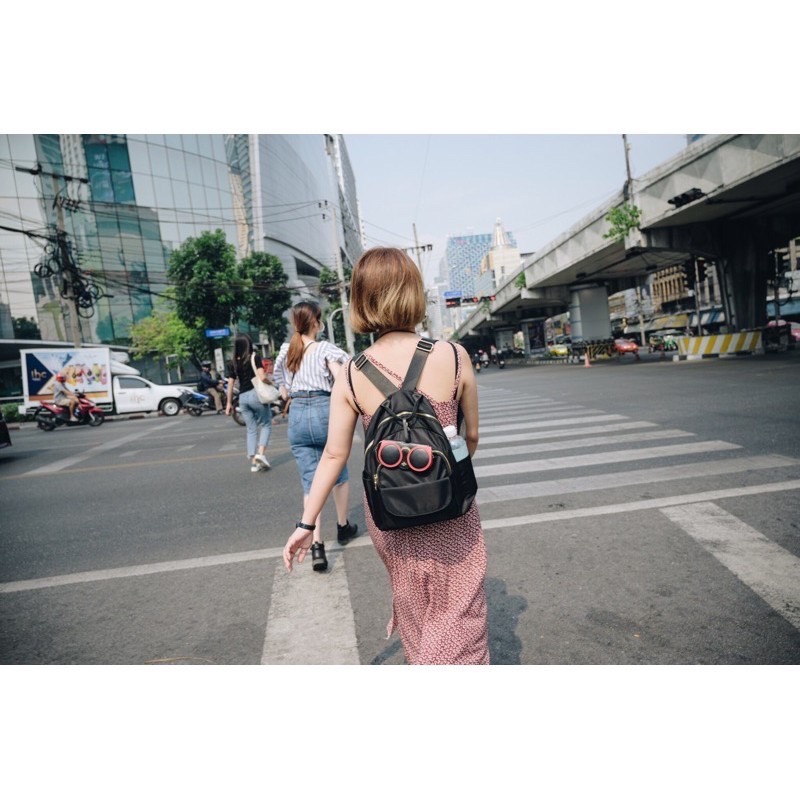 現貨！賣超過千個的!!多層尼龍防水後背包(特價)