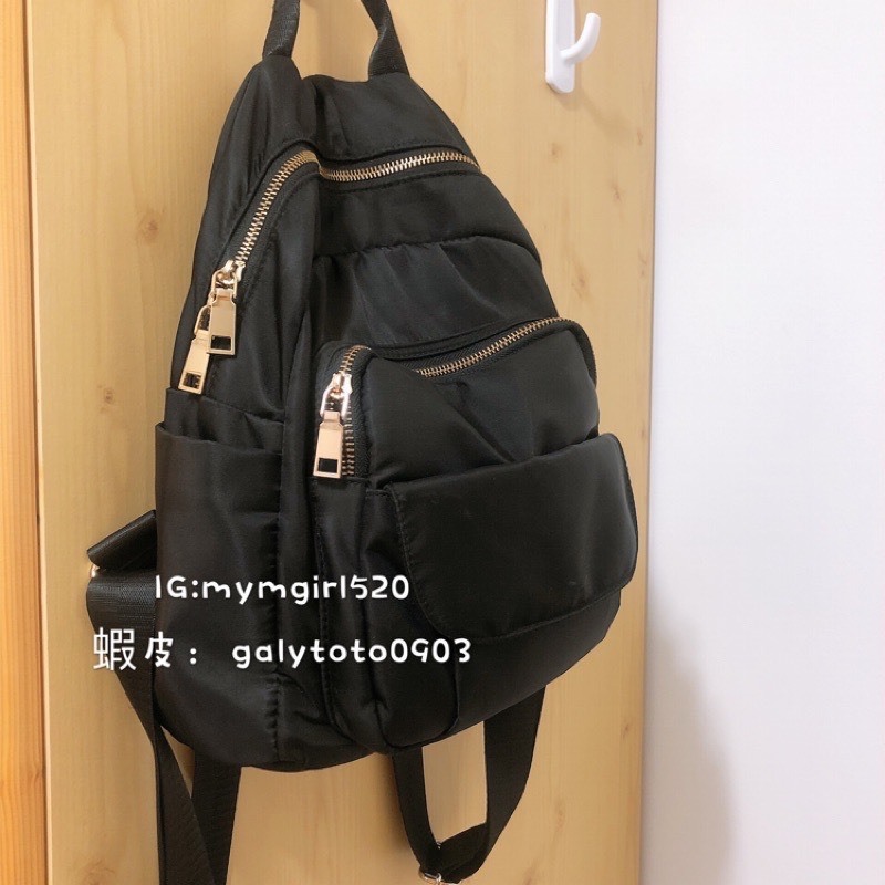 現貨！賣超過千個的!!多層尼龍防水後背包(特價)