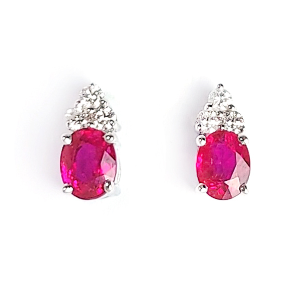 18K白金橢圓形紅寶石天然鑽石耳環
