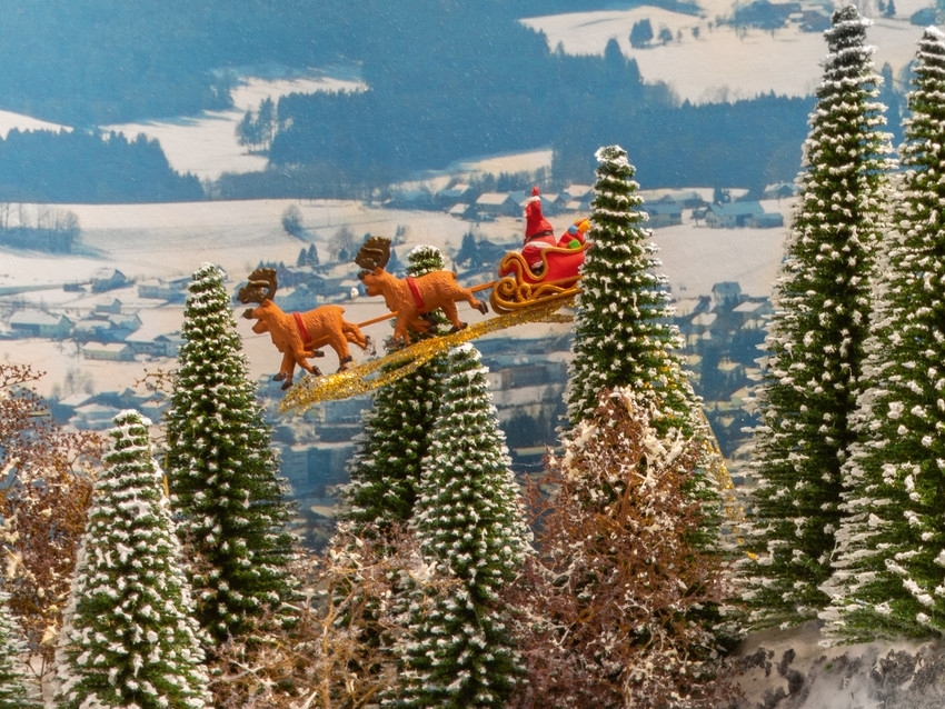Noch 15924 HO scale, Santa Claus with Sleigh