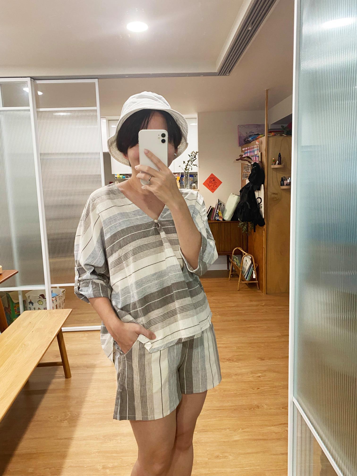 日光戀人V領罩衫上衣-自由條紋