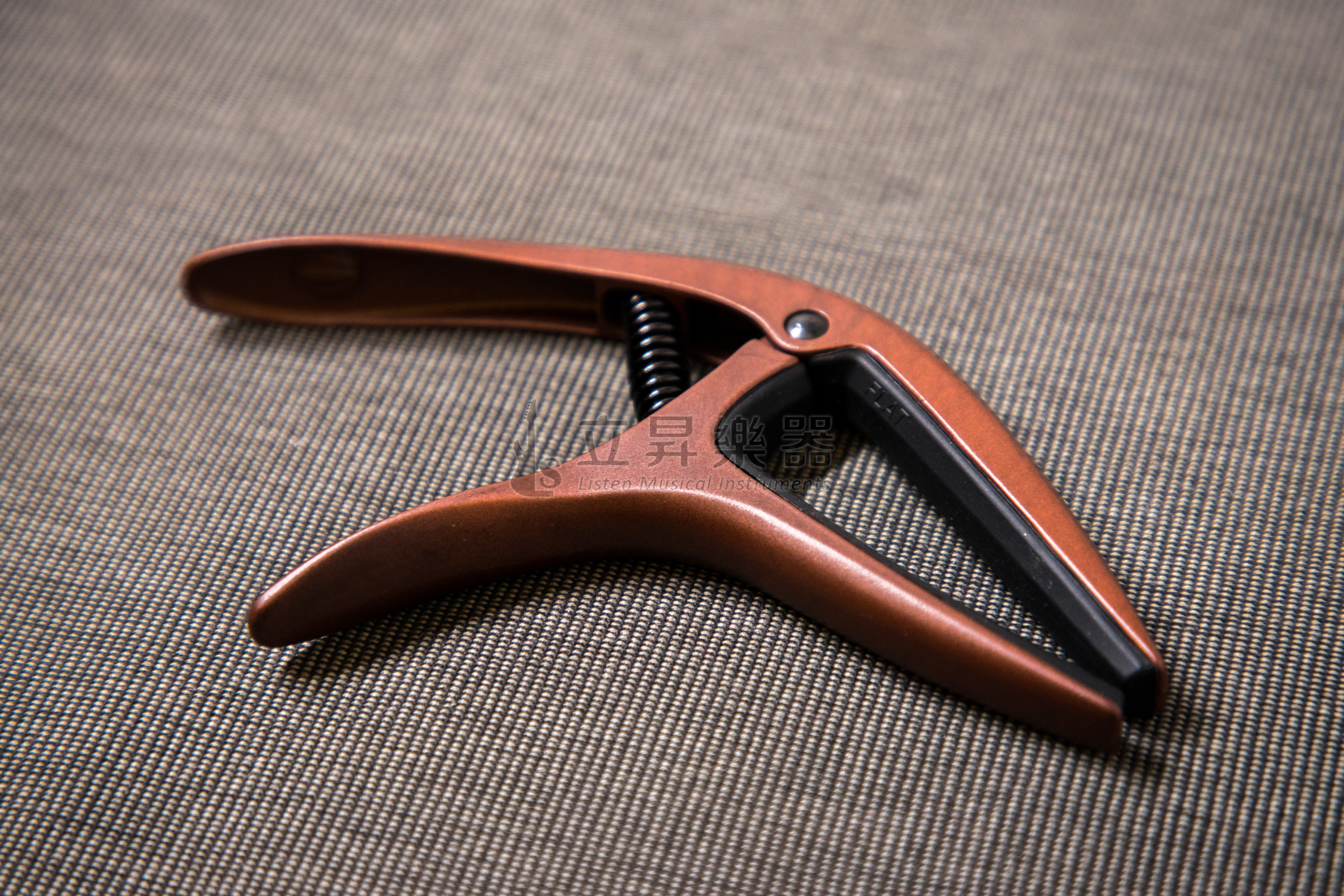 ERNIE BALL AXIS CAPO 移調夾 P09602 BRONZE 銅色 雙半徑設計 鋁製結構 民謠吉他/古典吉他/電吉他適用