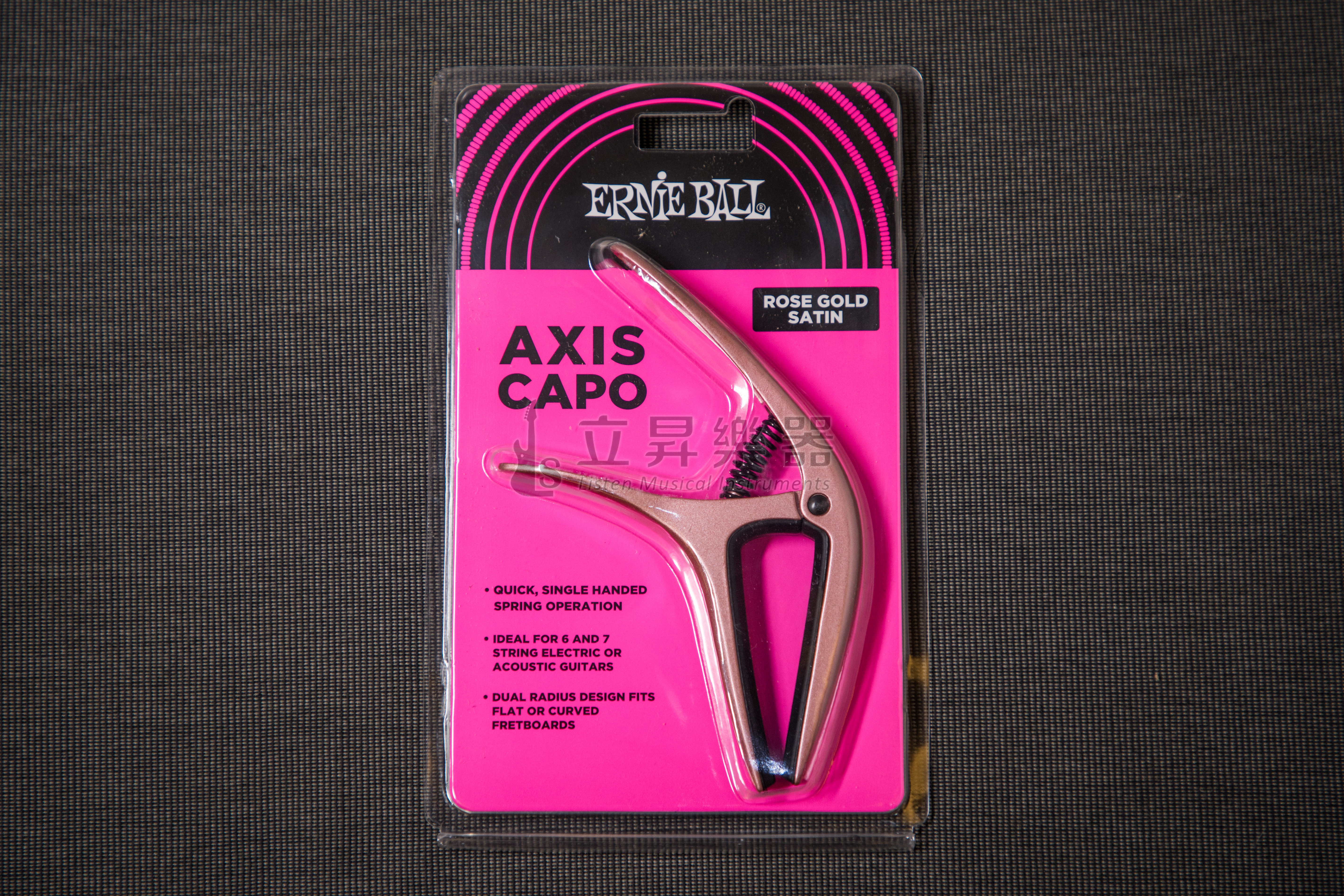 ERNIE ERNIE BALL AXIS CAPO 移調夾 P09605 ROSE GOLD SATIN 玫瑰金色 雙半徑設計 鋁製結構 民謠吉他/古典吉他/電吉他適用 第 6 張圖片｜三峽吉他 / Bass