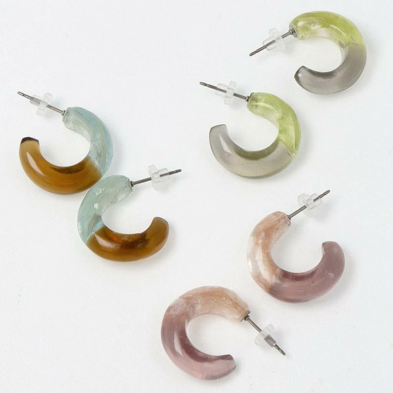 貝殼片封入雙色C形耳環