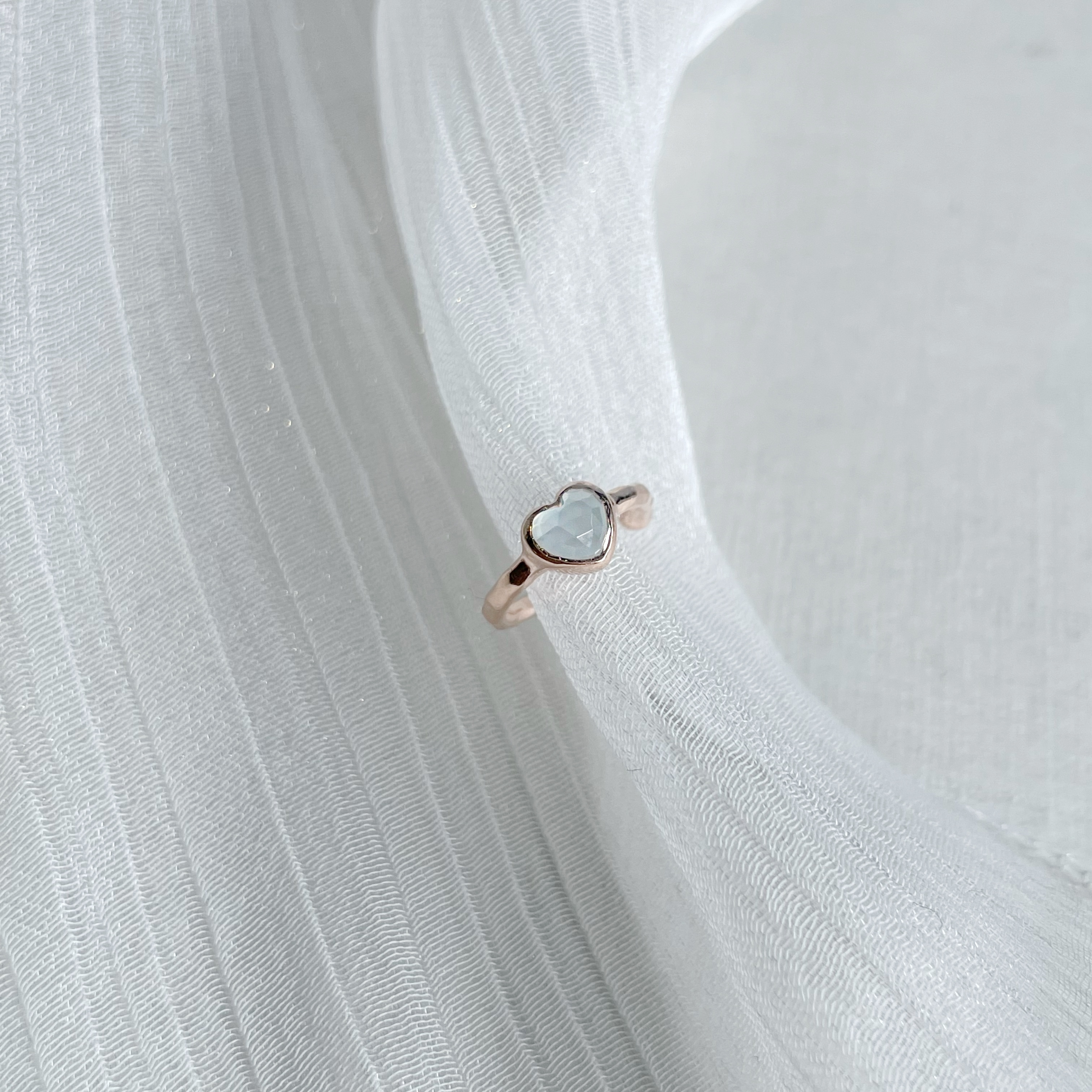 Cutting heart海藍玉髓耳骨夾