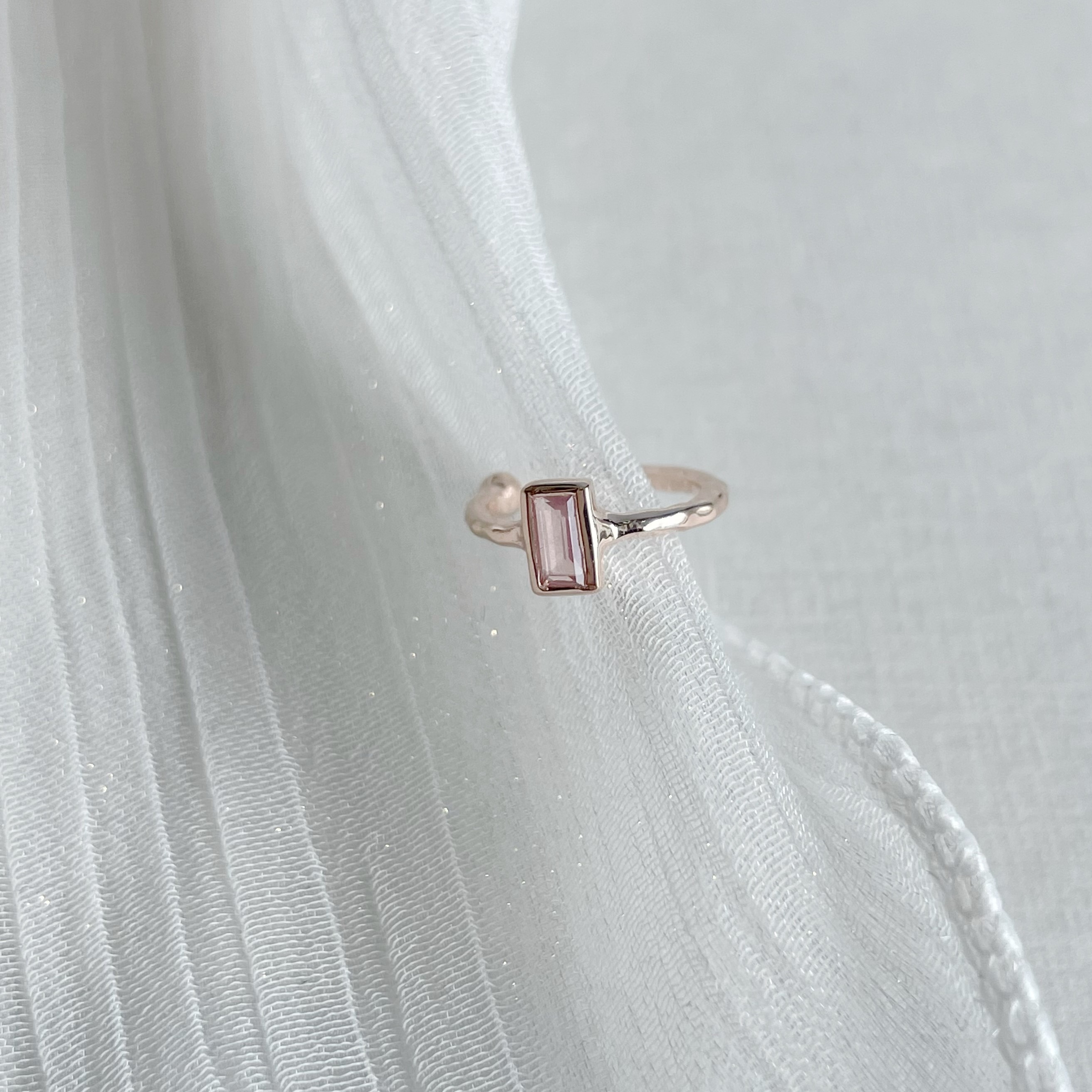 Lego細方粉晶耳骨夾