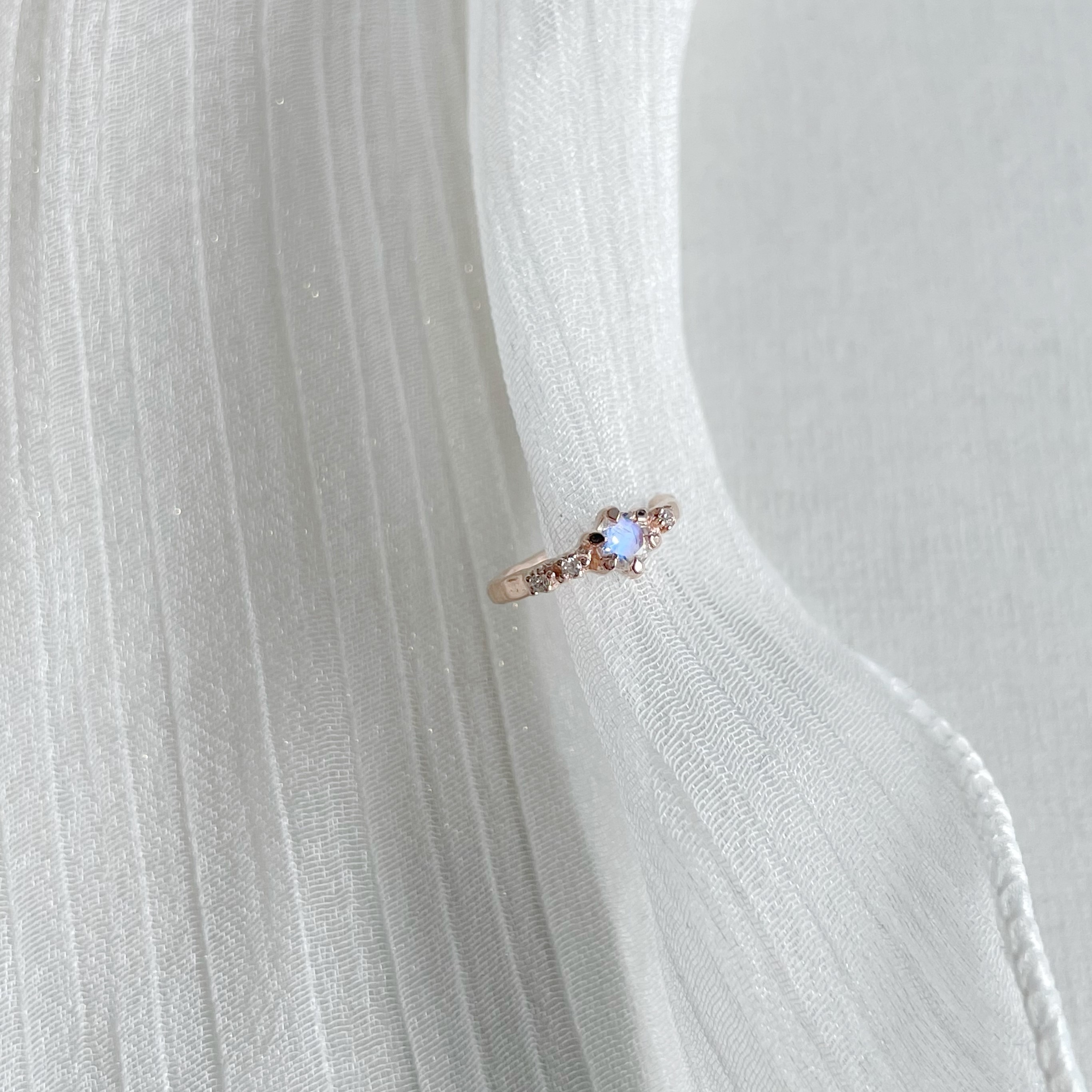 流星六爪月光石耳骨夾