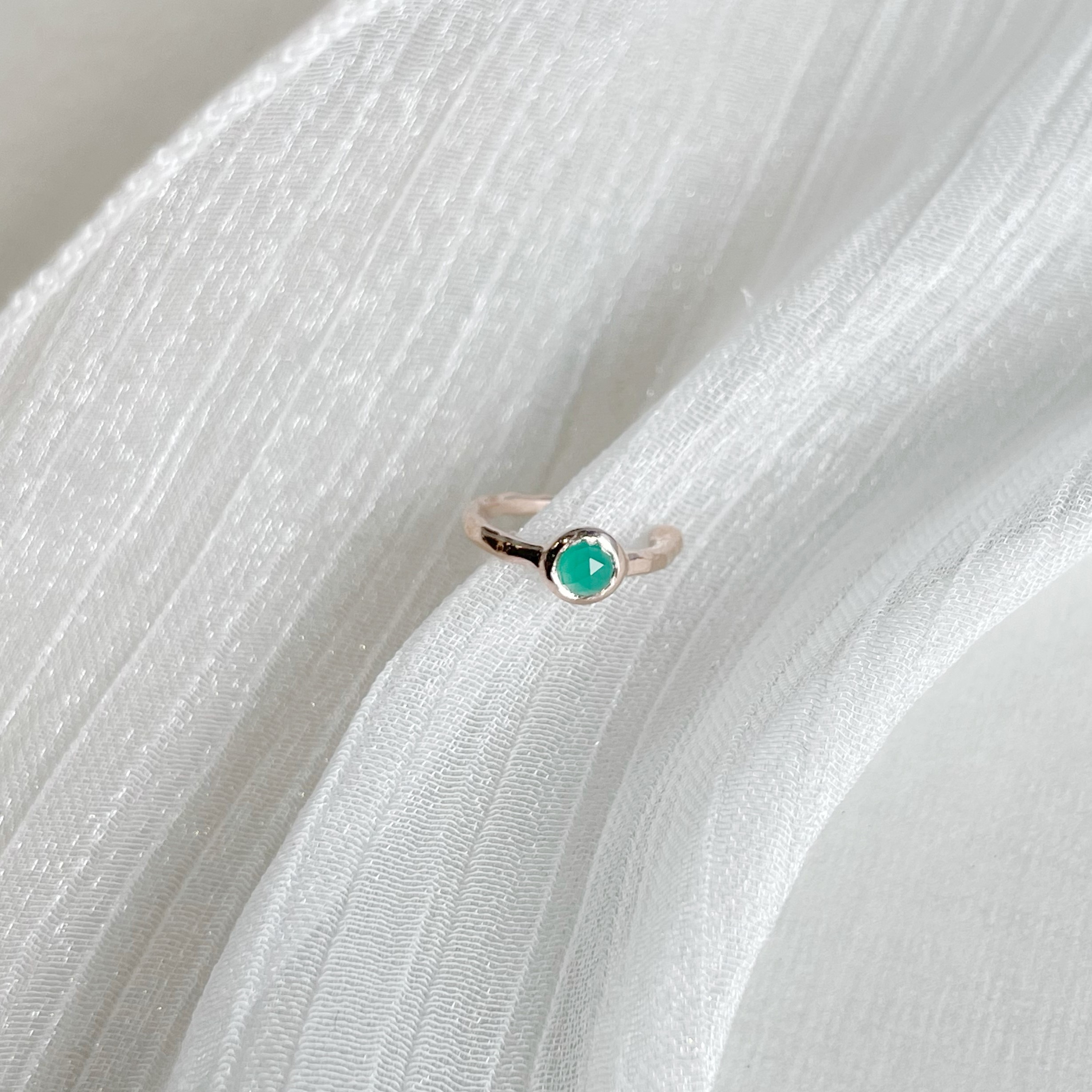 切面小圓綠瑪瑙耳骨夾