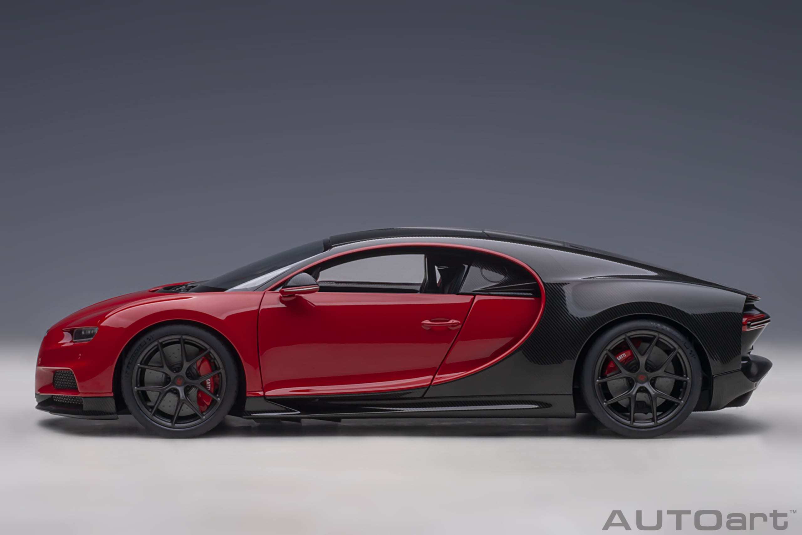1/18 AUTOART Bugatti Chiron Sport (Italian Red/Carbon) (70996)