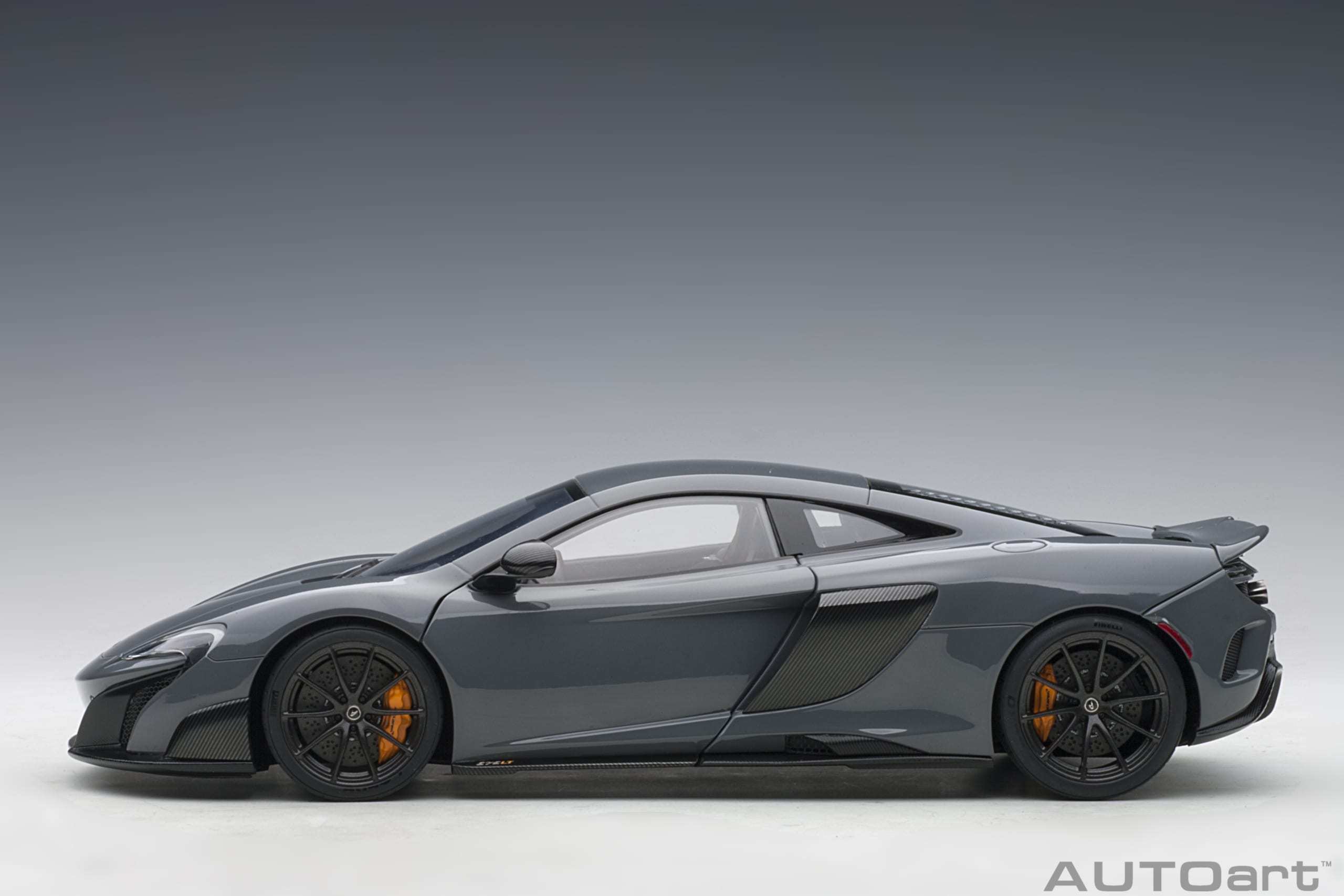 1/18 AUTOART McLaren 675LT (Chicane Grey) (76047)