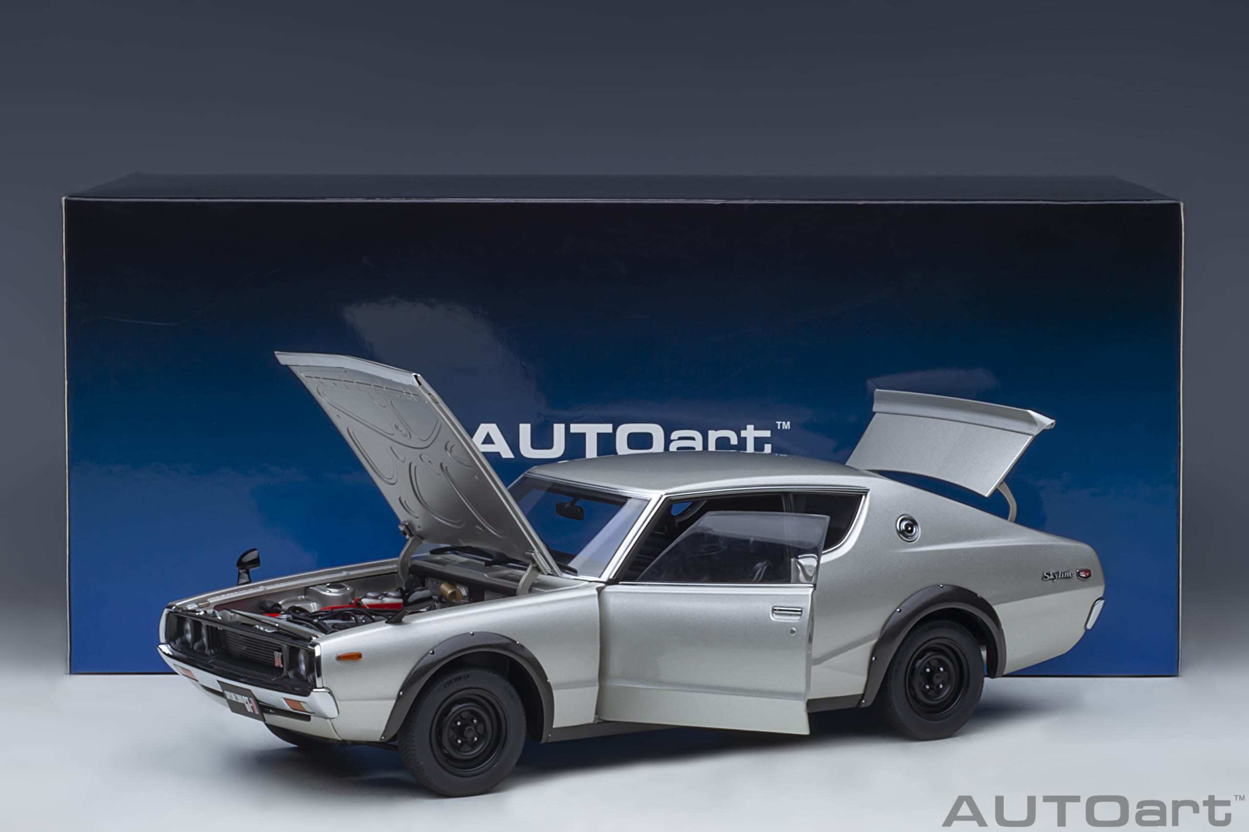 預訂:1/18 AUTOART Nissan Skyline 2000GT-R (KPGC110) (Silv