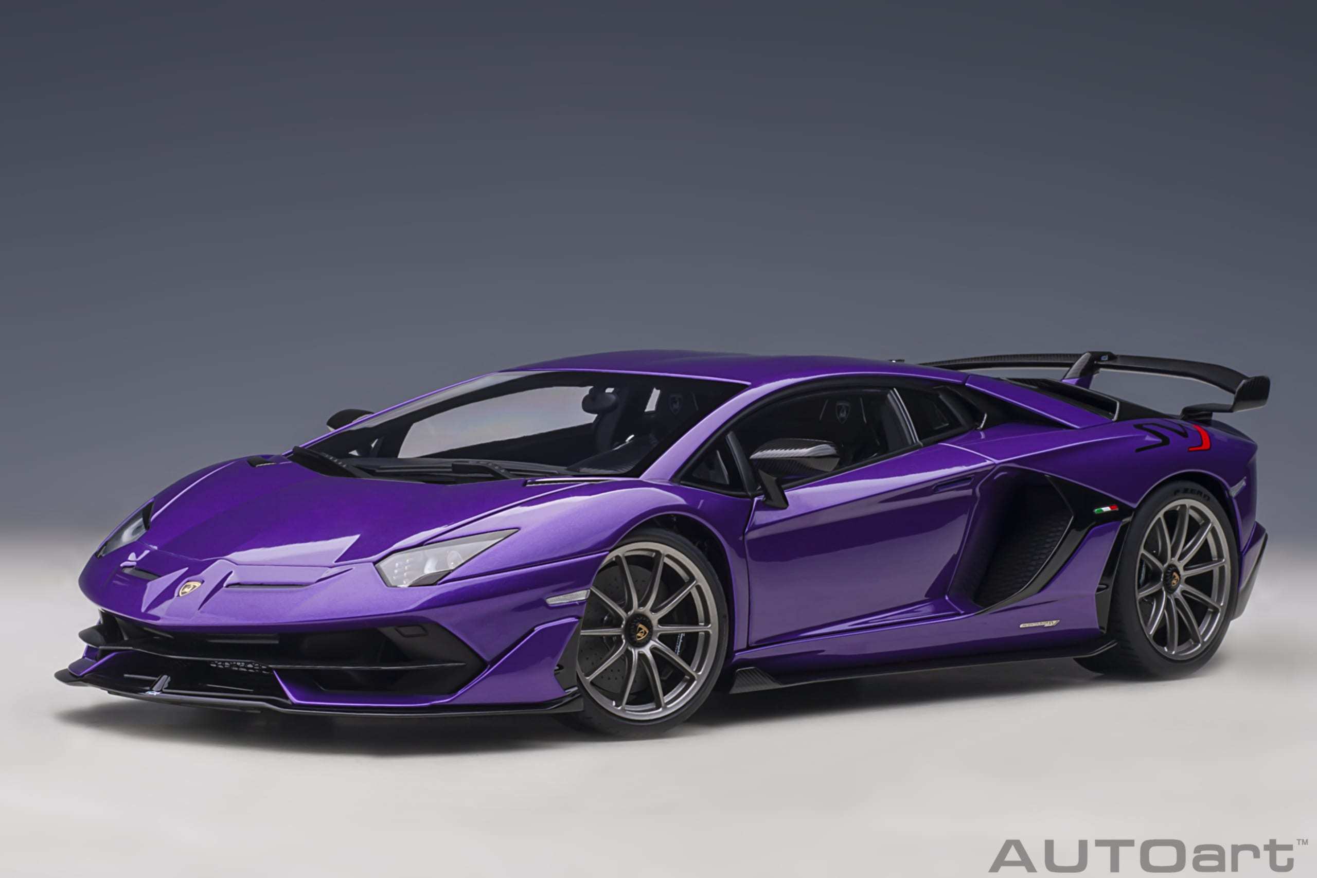 1/18 AUTOART Lamborghini Aventador SVJ (Viola Pasifae) (79179 )