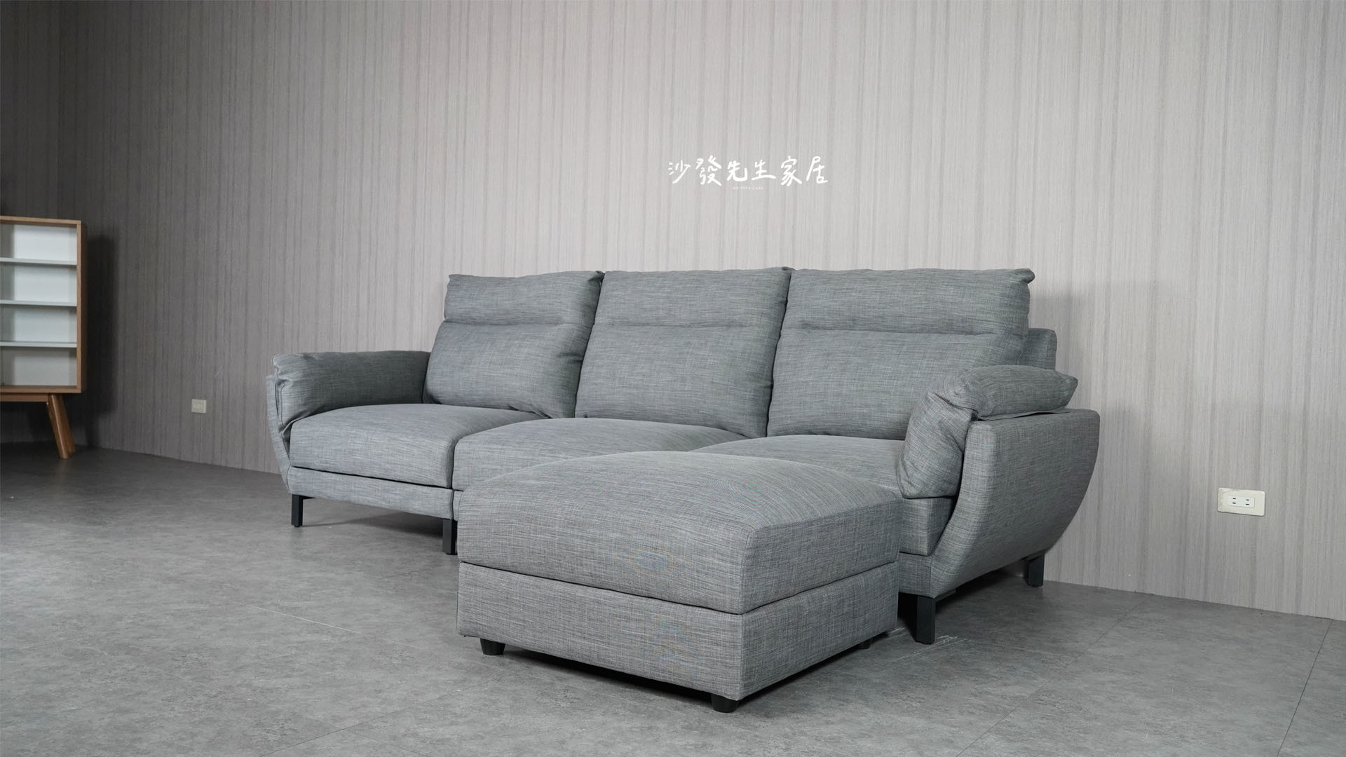 新諾亞沙發經過重新回廠改造之後，最近以新面貌出來見客囉