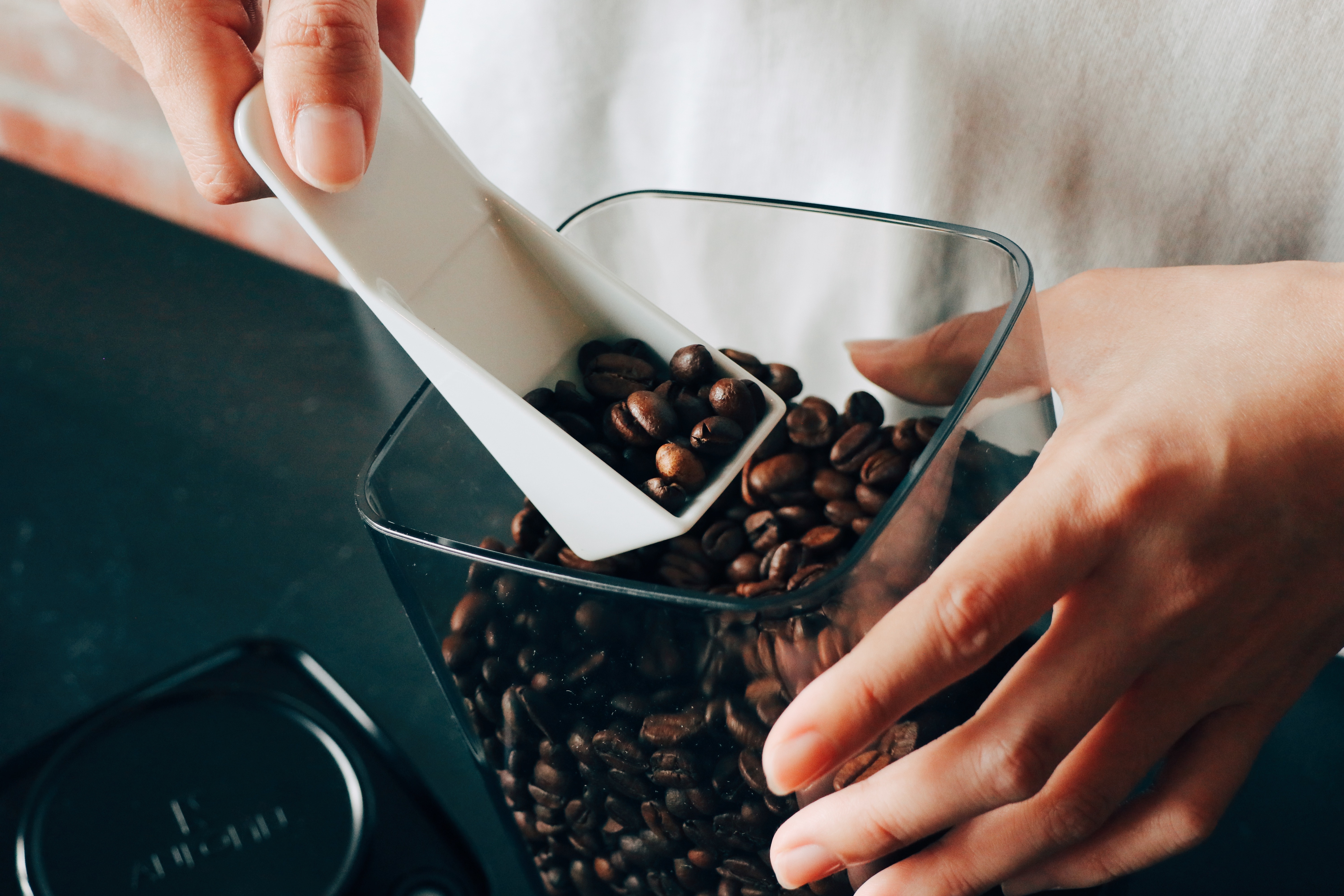 ANKOMN｜ Turn-n-Seal 旋轉真空保鮮盒 （半透黑）