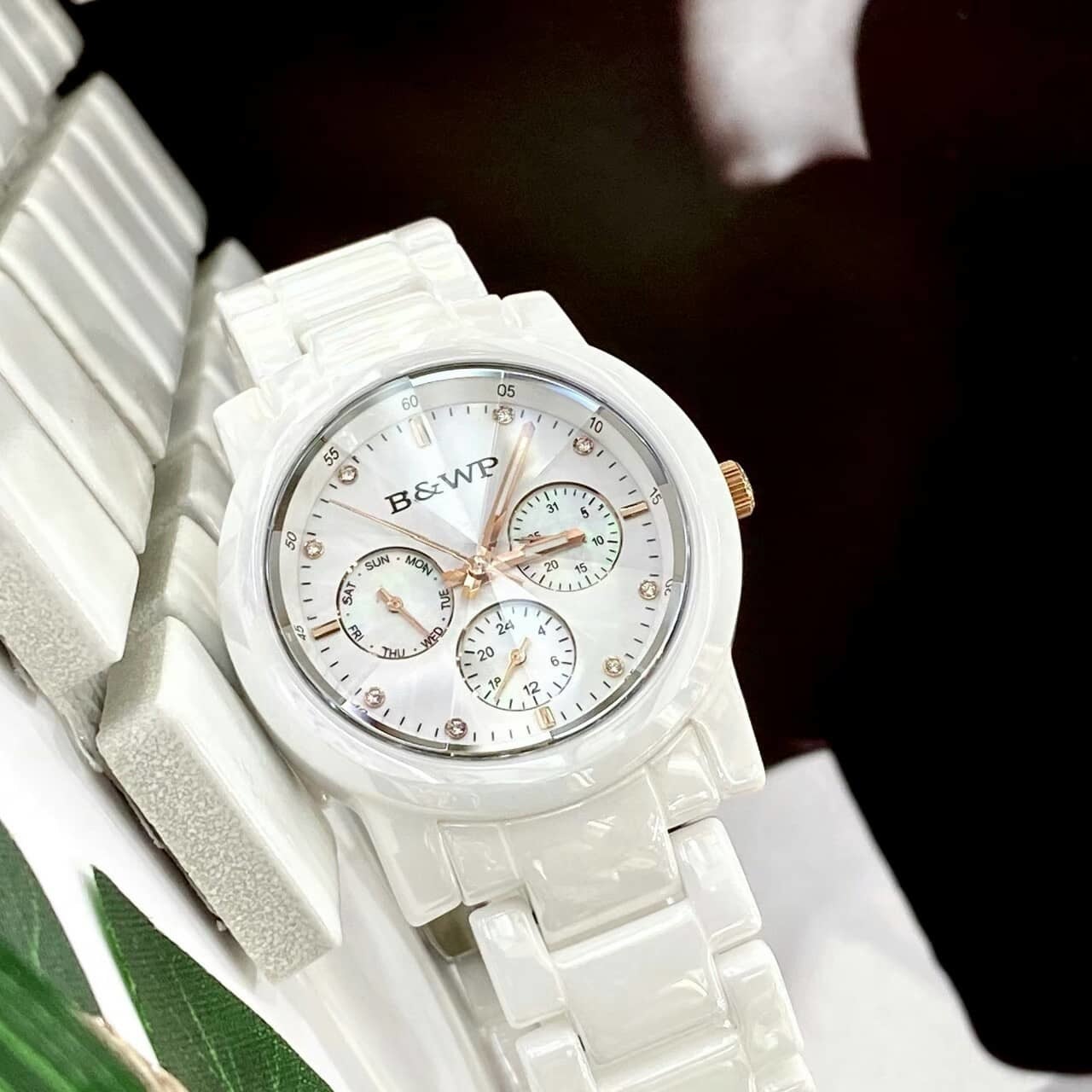 【B&WP】晶鑽三眼鑽面白陶腕錶 BWP290B-22-241 39mm 現代鐘錶