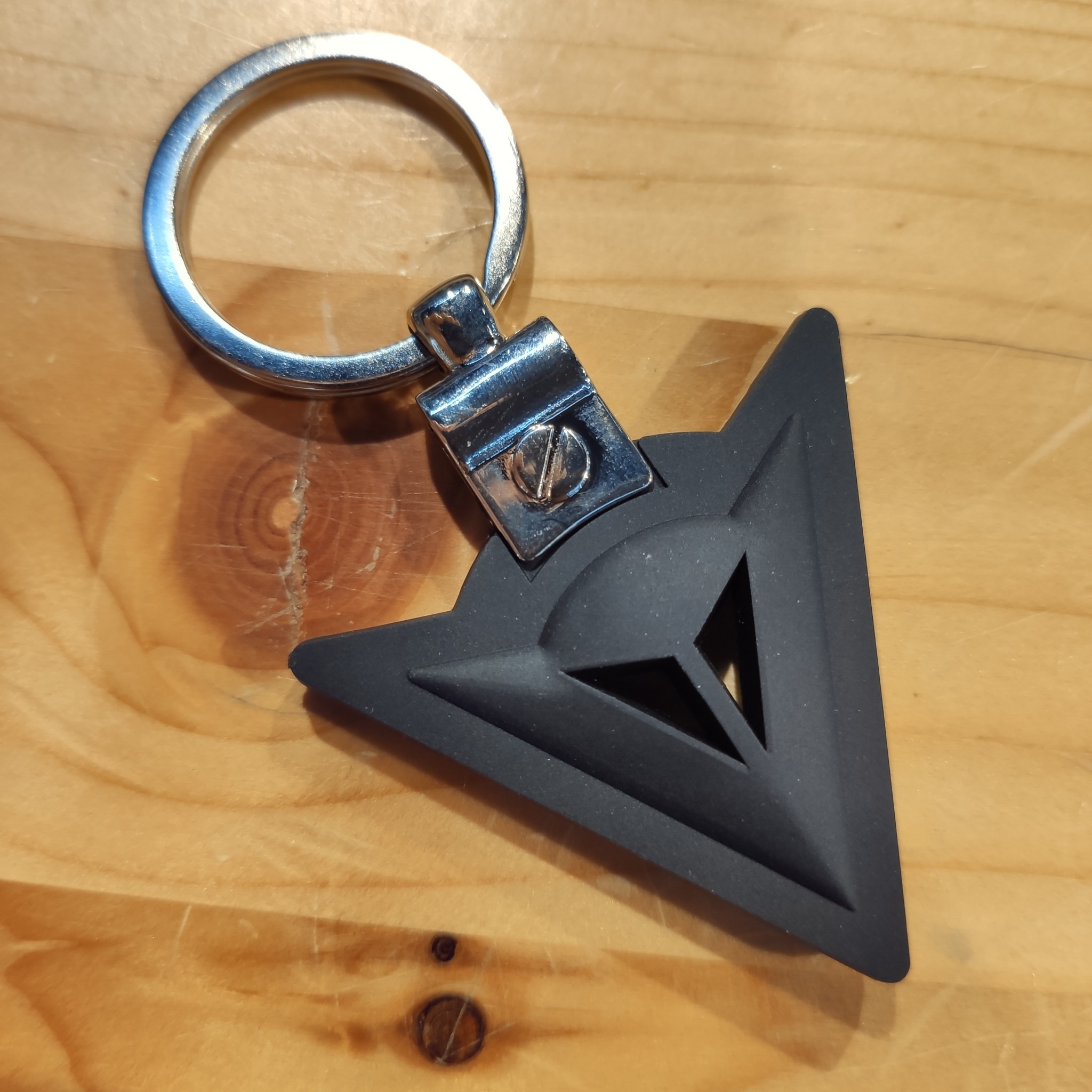 DAINESE LOGO KEY RING 橡膠 標誌 鑰匙圈 吊飾