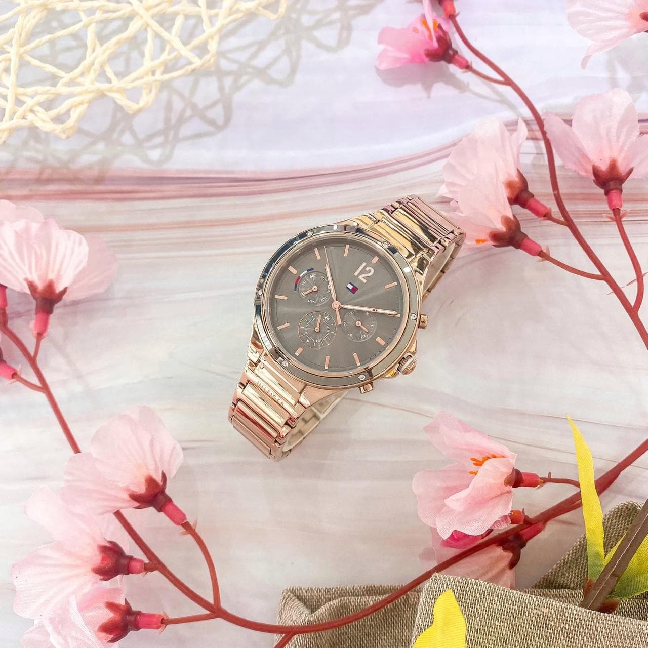 【Tommy Hilfiger】女仕三眼晶鑽腕錶 1782277 (玫瑰金帶)  36mm 現代鐘錶