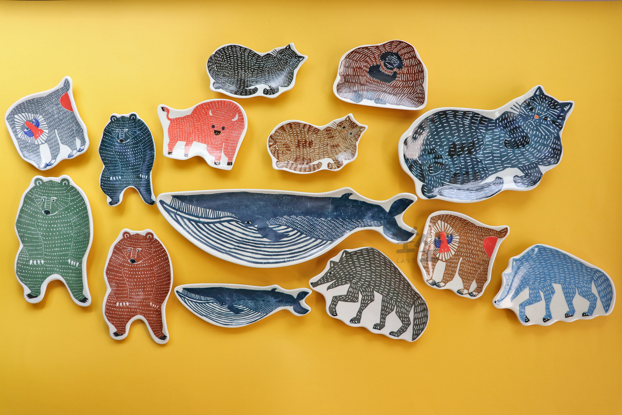 鯨魚的盤子、棕熊、黑熊造型盤子,狒狒的豆皿