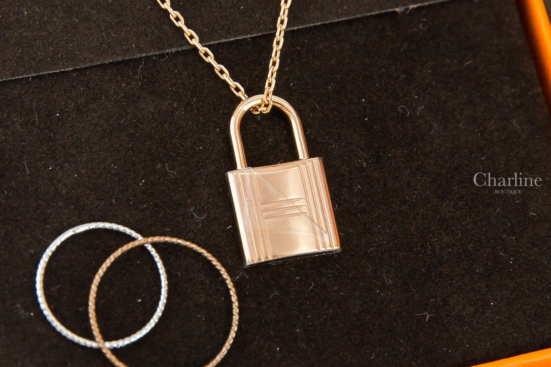 Hermès O'kelly Pendant Small Model 玫瑰金色鎖頭小型焦糖色小牛皮項鍊