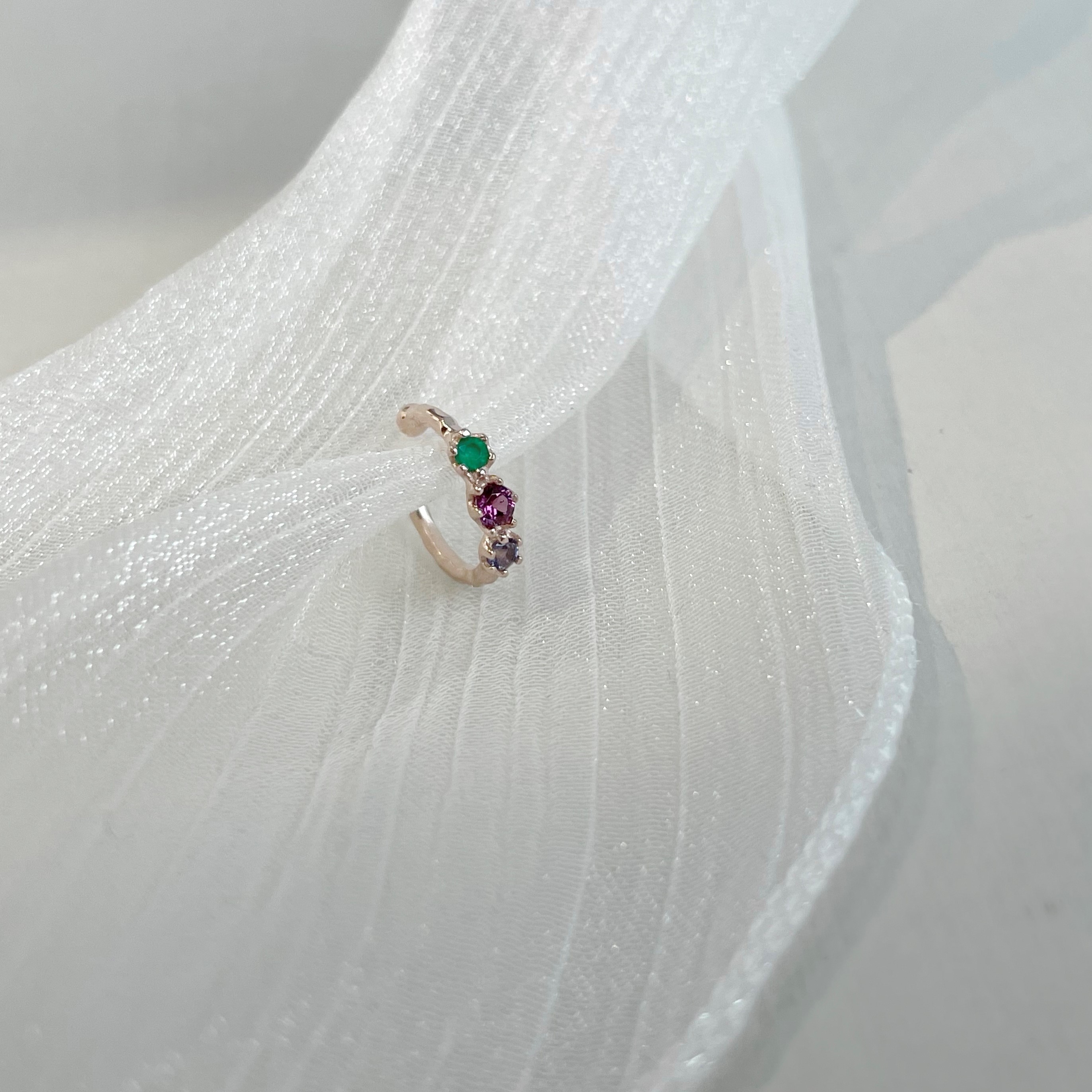 三顆小花彩寶耳骨夾