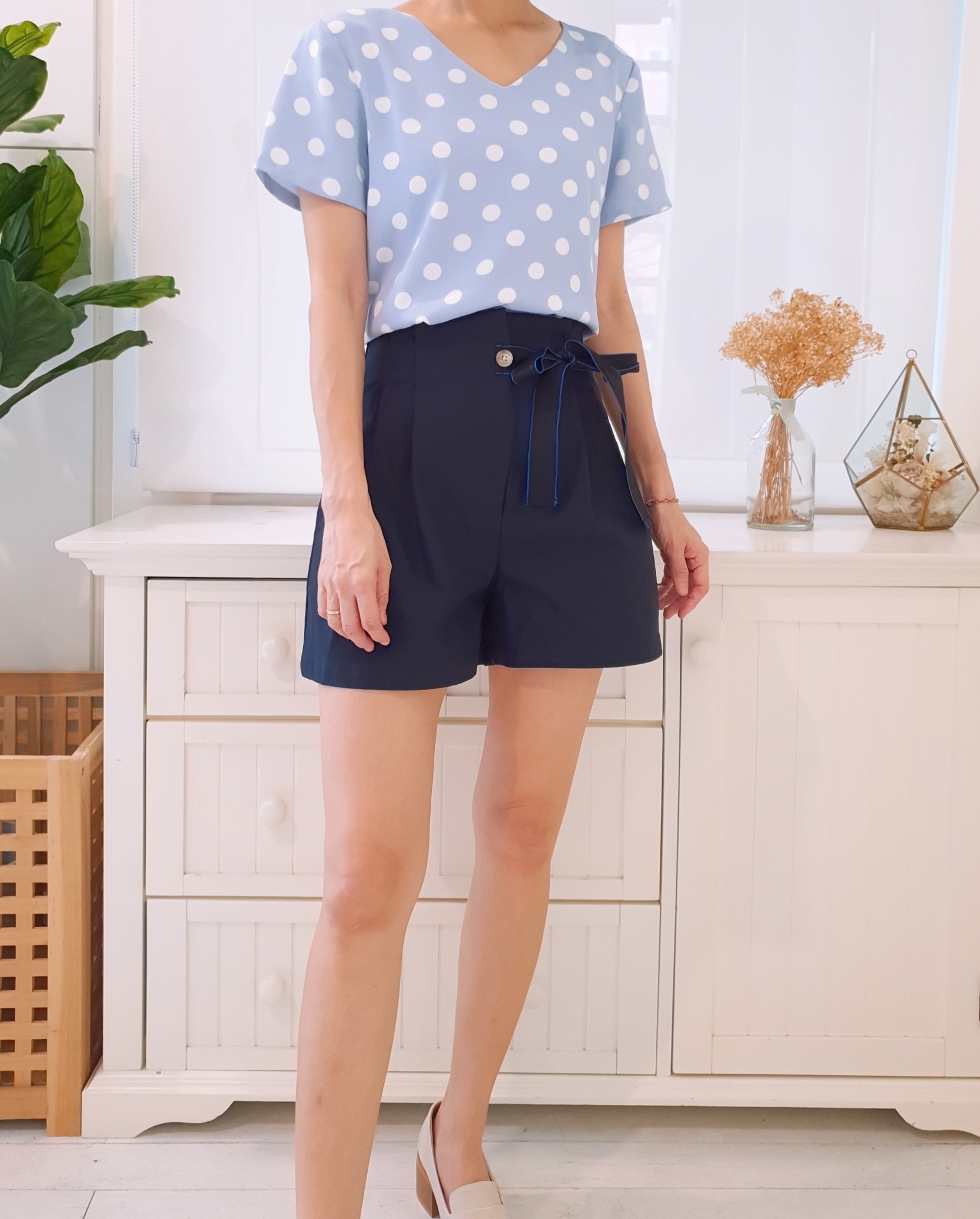 POLKA DOT V NECK BLOUSE