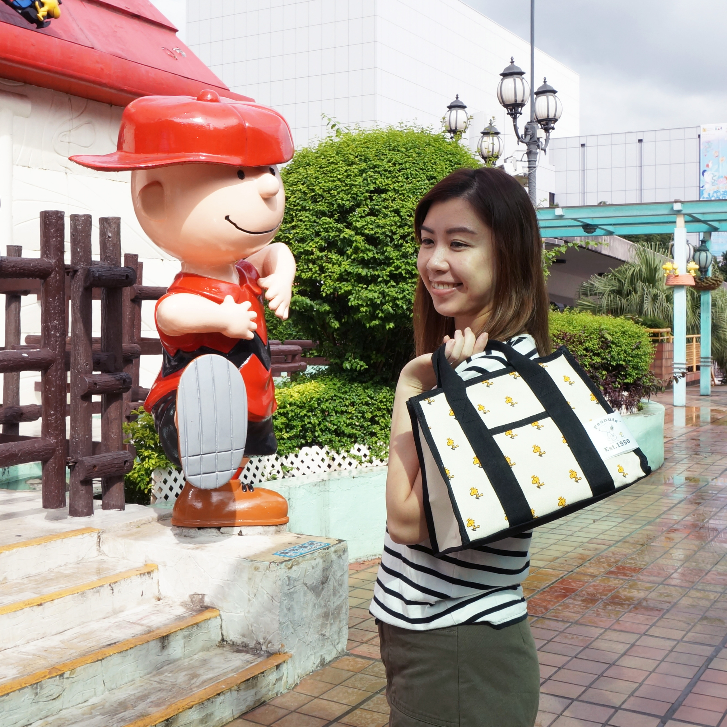 韓國 Snoopy 史路比 休閒可愛百搭手提單肩斜挎帆布包 (逢星期日截單後25-28個工作天發貨)