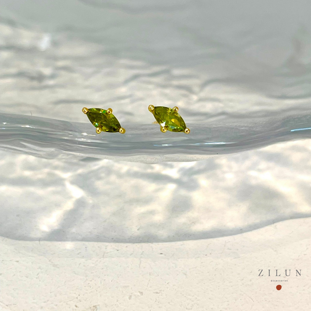 |簡約|橄欖綠 • 微鑲鋯石 • 耳針 • 純銀耳飾 • 925silver