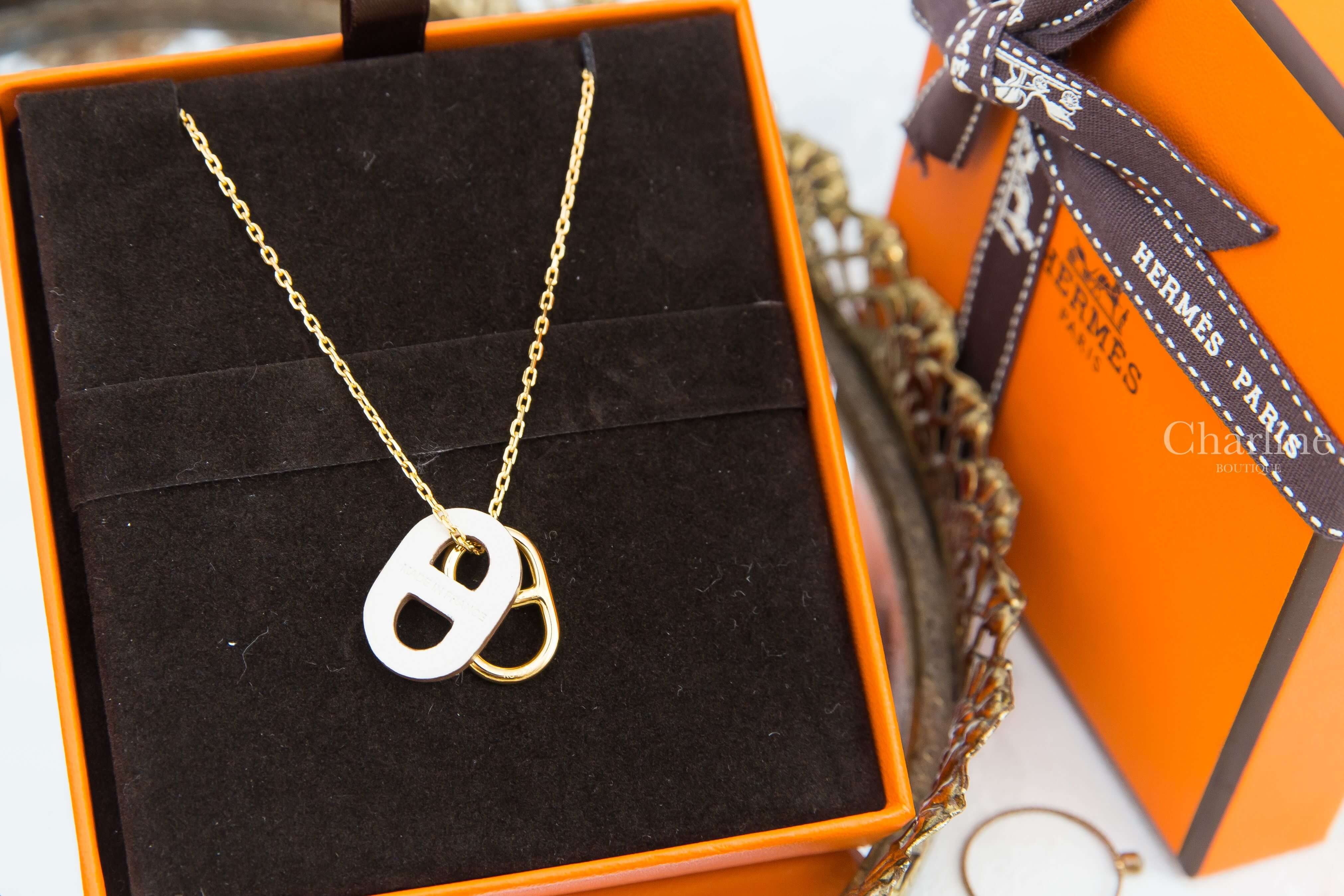 Hermès O'Maillon Pendant 奶油白牛皮金色θ項鍊-Charline Boutique 精品代購