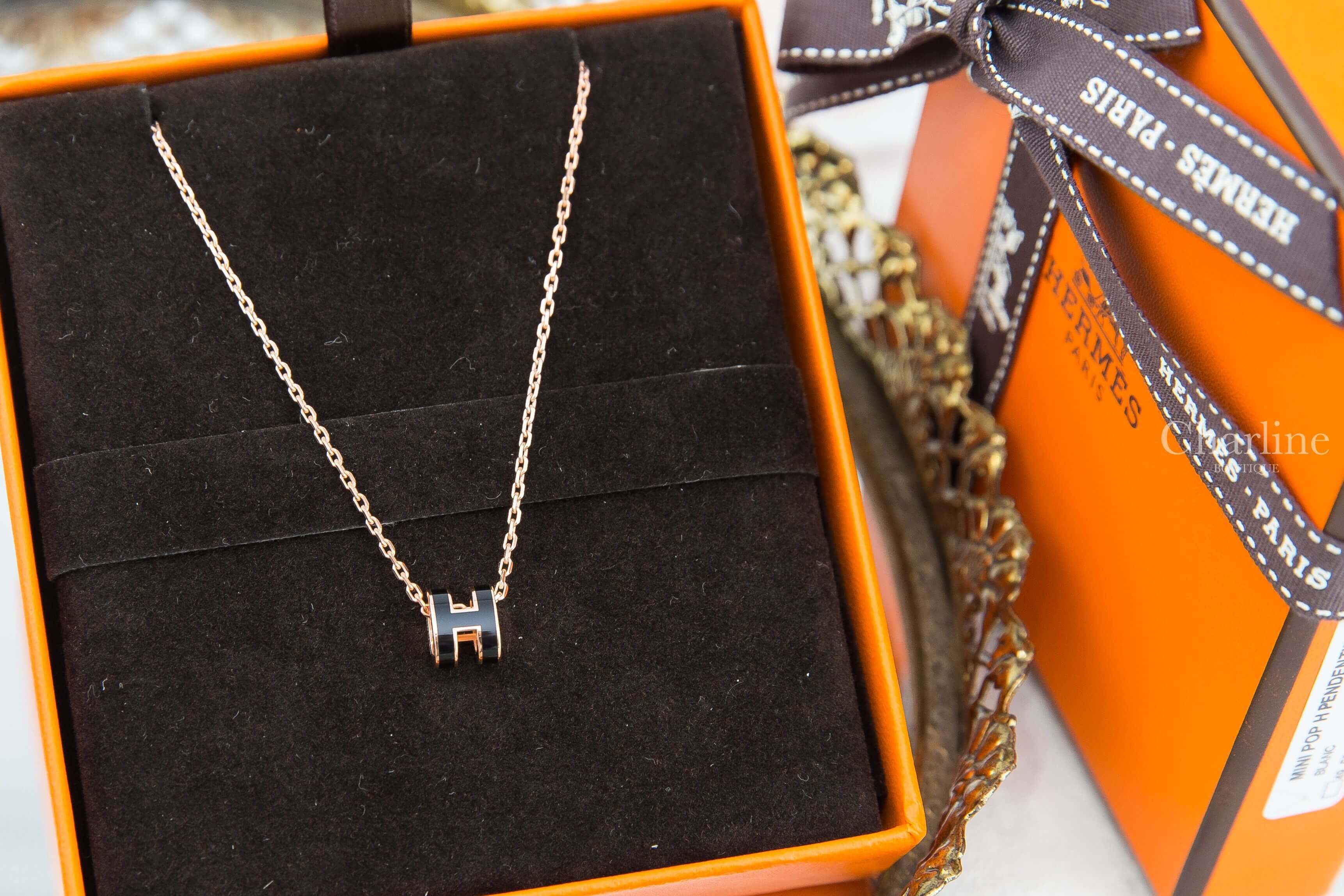 Hermès Mini Pop H Pendant 黑色迷你珐瑯鍍玫瑰金簍空橢圓項鍊-Charline Boutique 精品代購