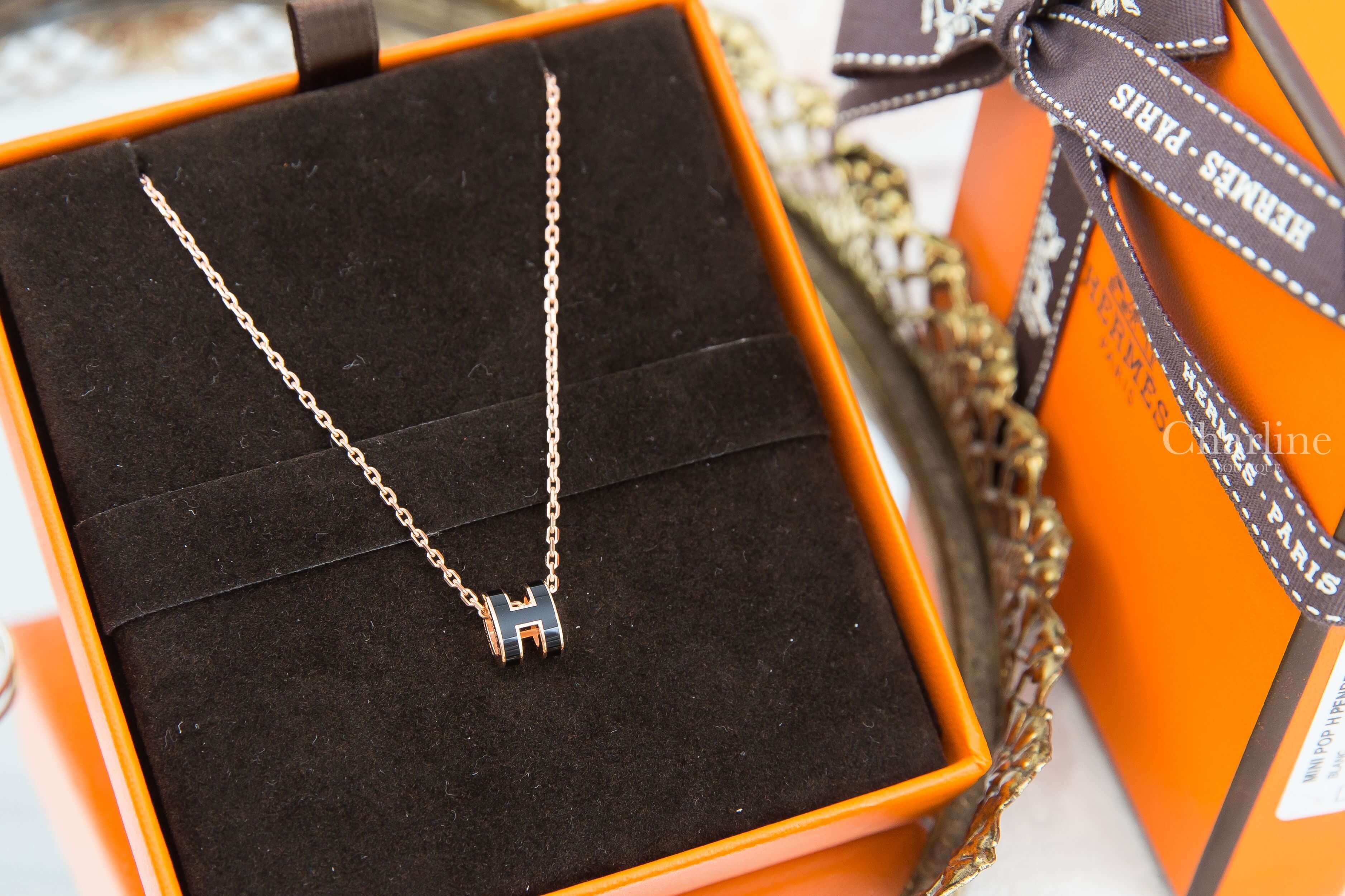 Hermès Mini Pop H Pendant 黑色迷你珐瑯鍍玫瑰金簍空橢圓項鍊-Charline Boutique 精品代購