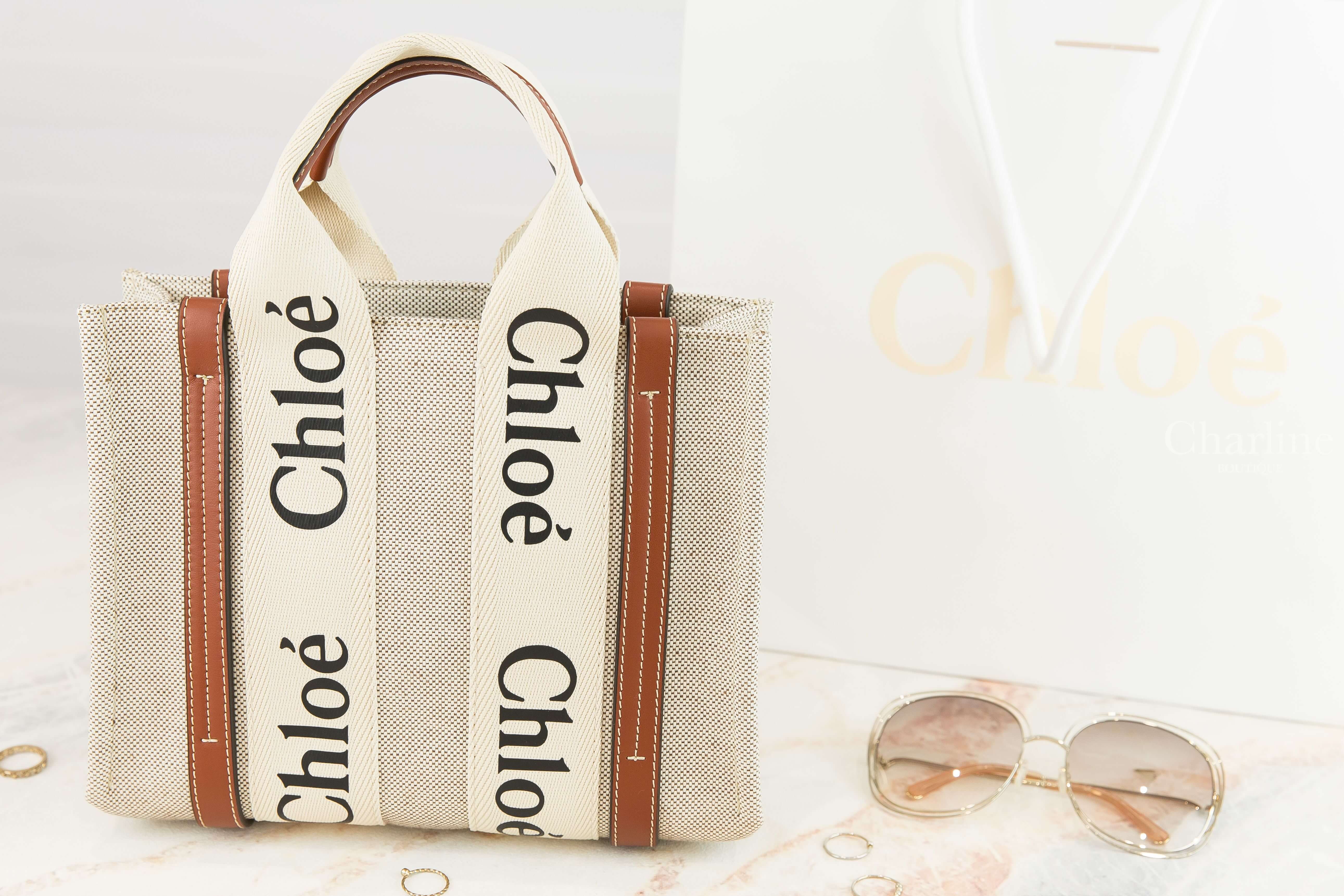 Chloe Small Woody Tote Bag 米白色帆布拼棕色皮革黑Logo小型提把托特包-Charline Boutique 精品代購