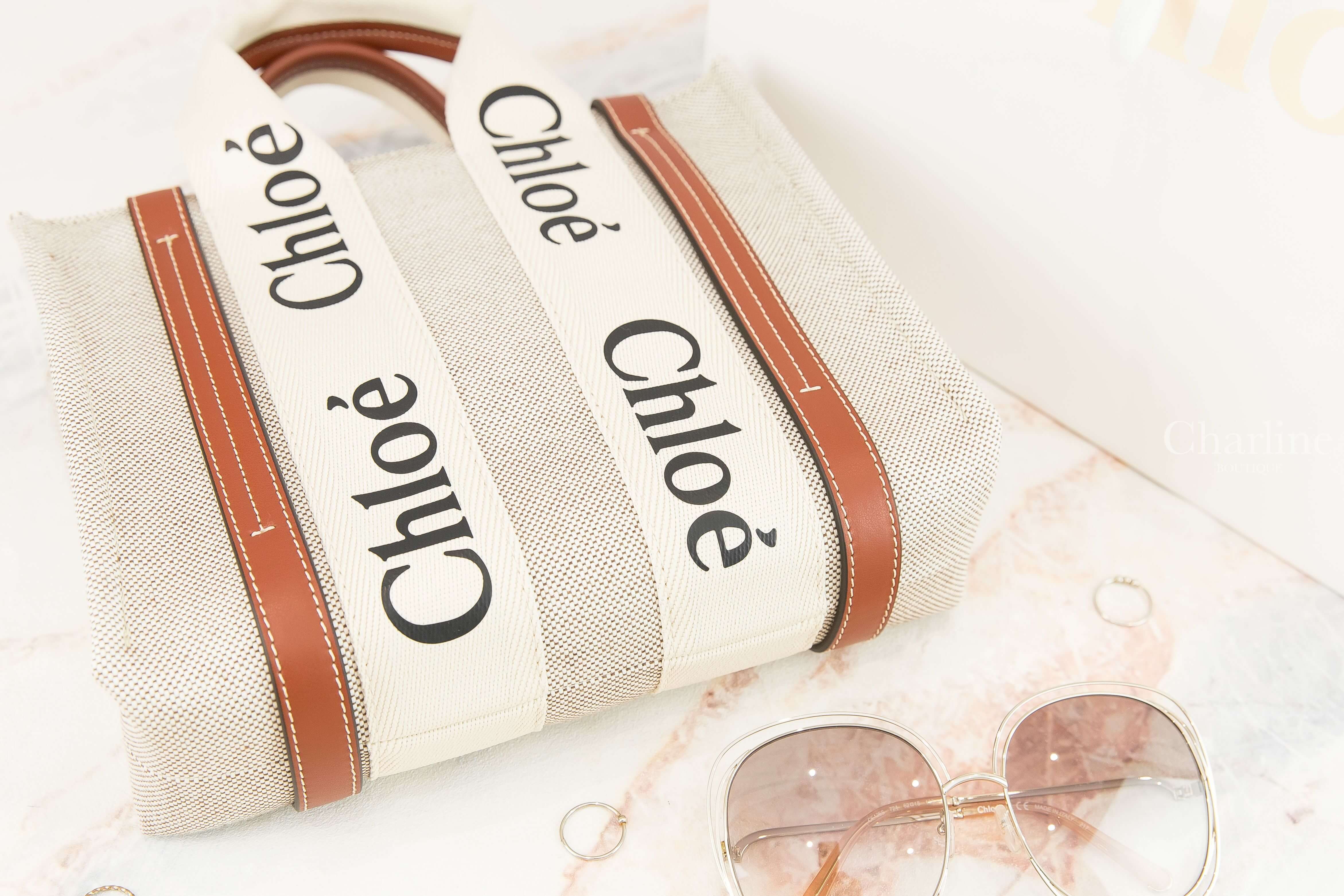 Chloe Small Woody Tote Bag 米白色帆布拼棕色皮革黑Logo小型提把托特包-Charline Boutique 精品代購